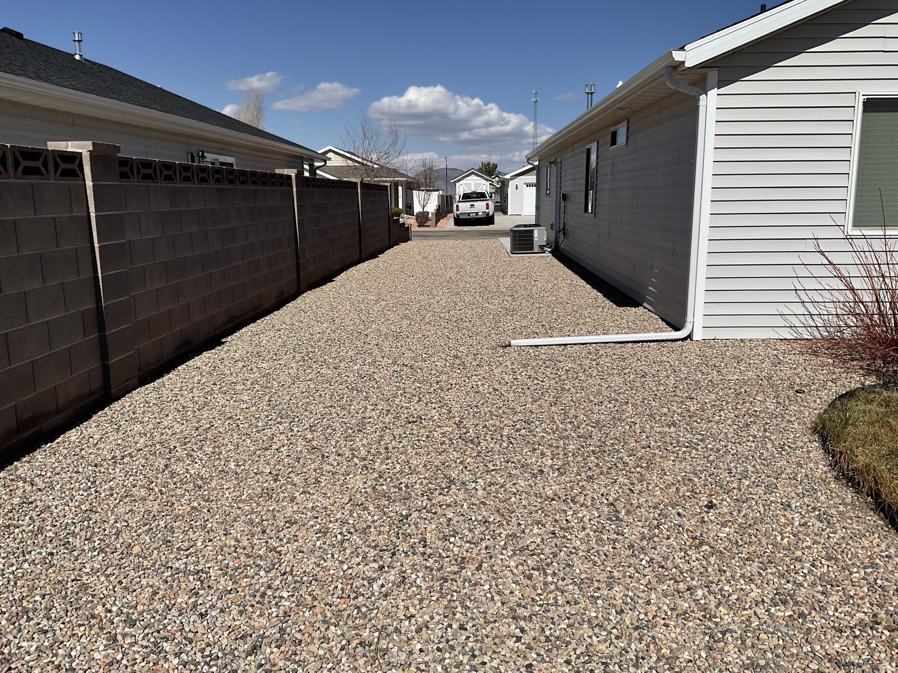 EAGLE ROCK - Residential