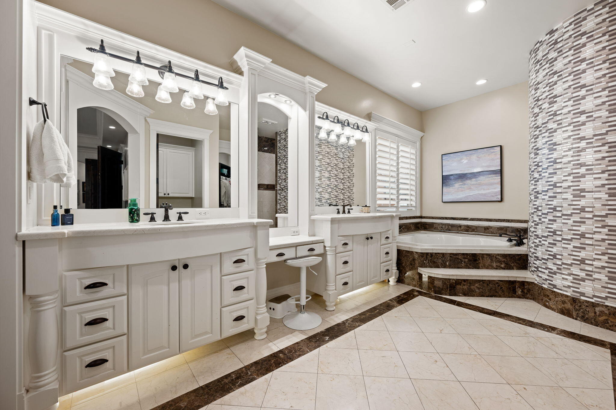 ARROWHEAD ESTATES - Residential