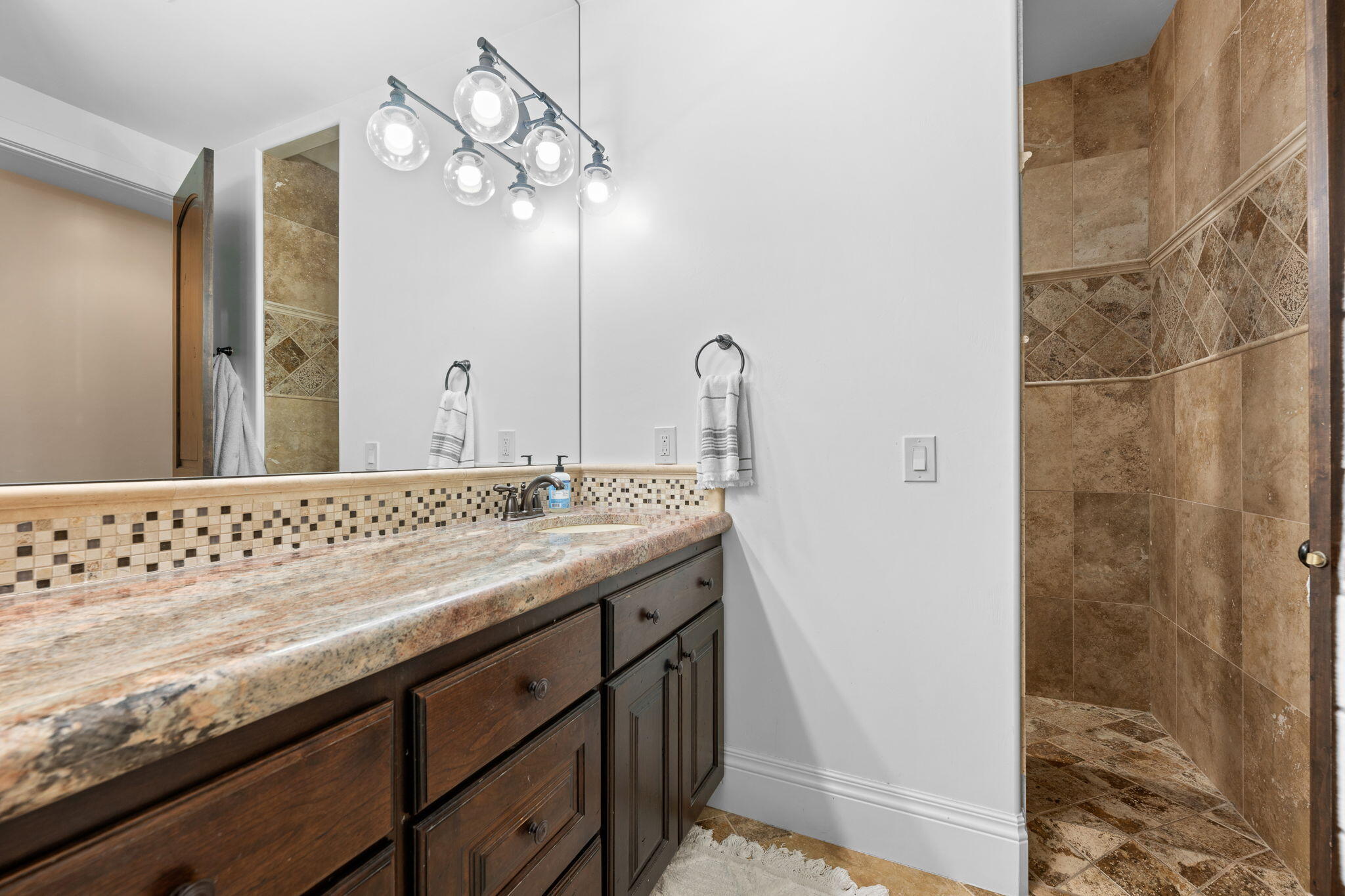 ARROWHEAD ESTATES - Residential