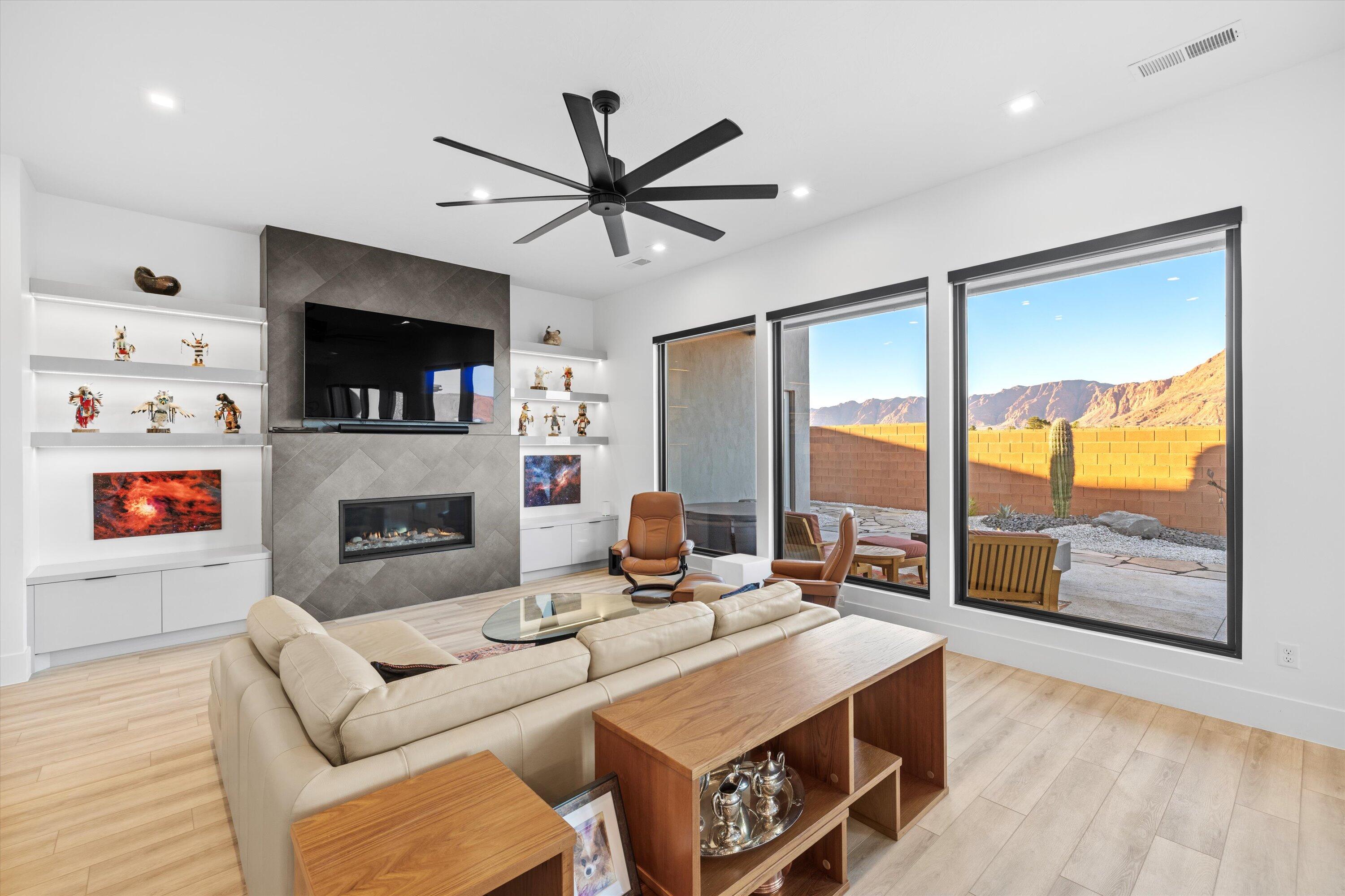 RED MOUNTAIN TERRACE - Residential