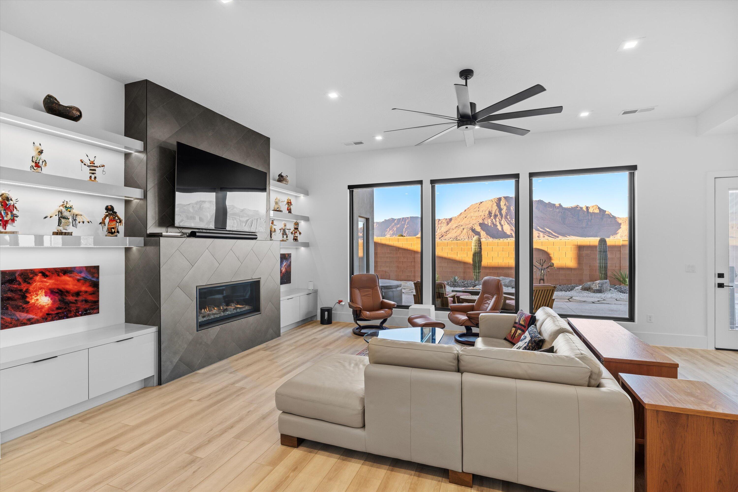 RED MOUNTAIN TERRACE - Residential