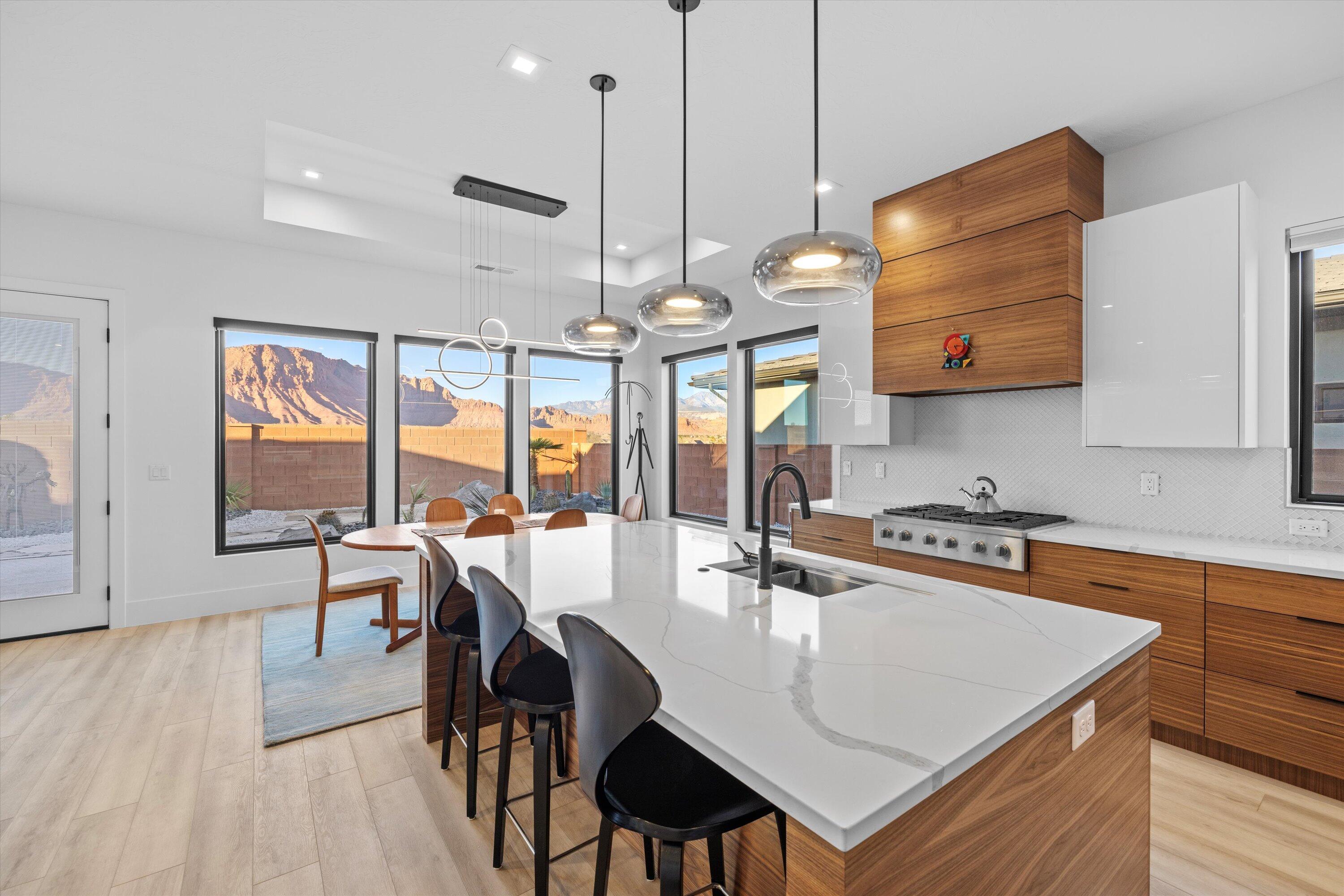 RED MOUNTAIN TERRACE - Residential