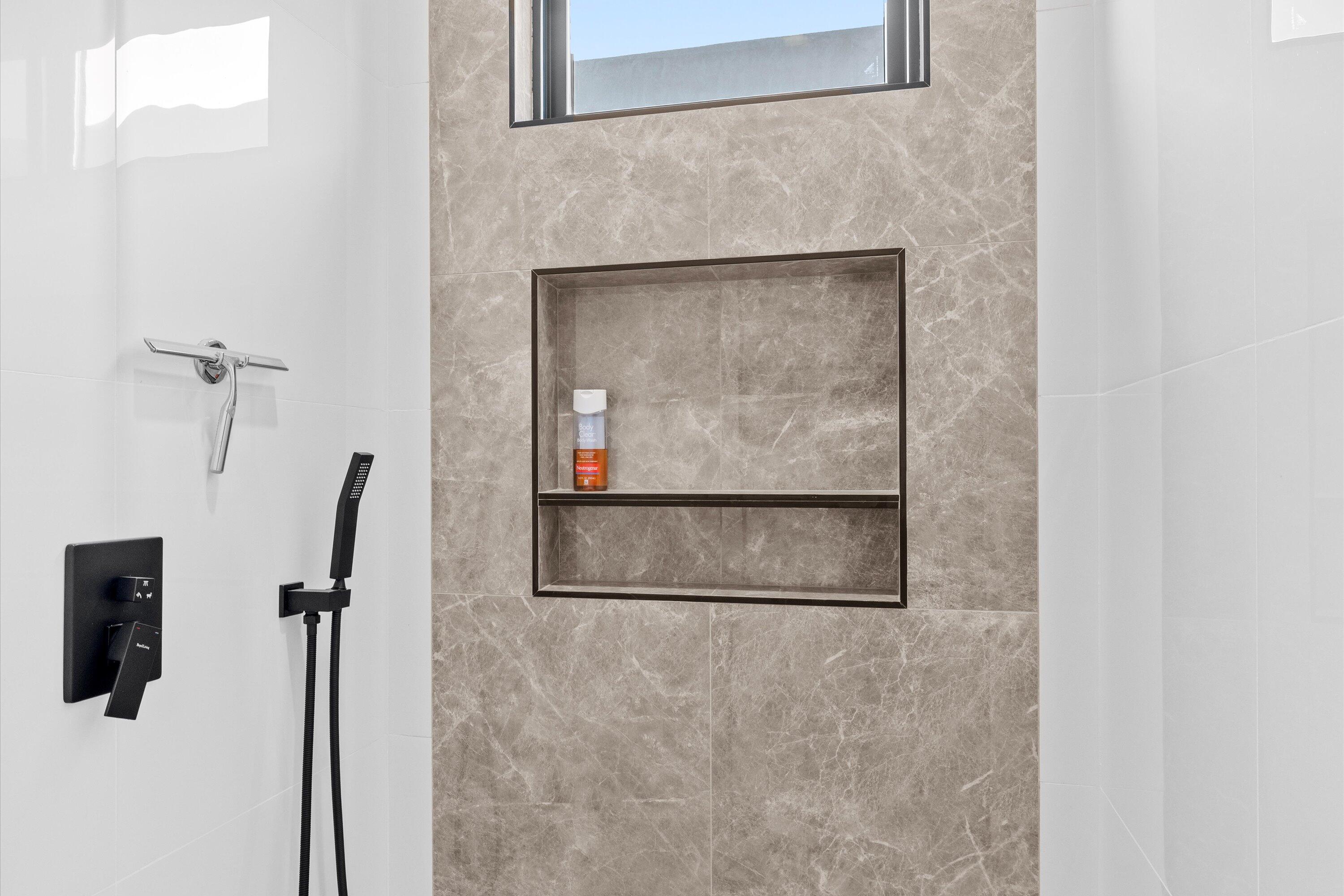 RED MOUNTAIN TERRACE - Residential