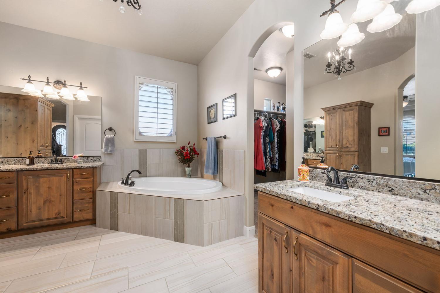 TWIN CREEKS AT STONEBRIDGE - Residential