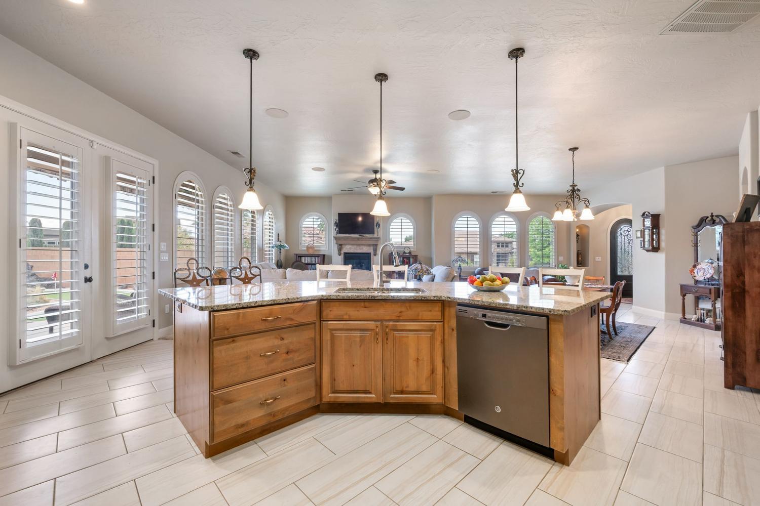 TWIN CREEKS AT STONEBRIDGE - Residential