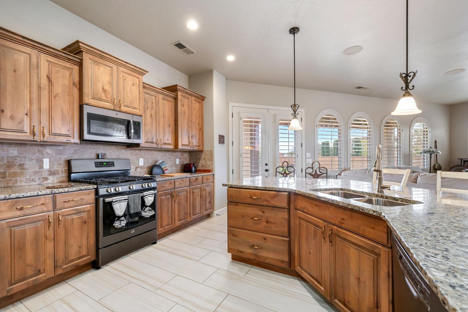 TWIN CREEKS AT STONEBRIDGE - Residential