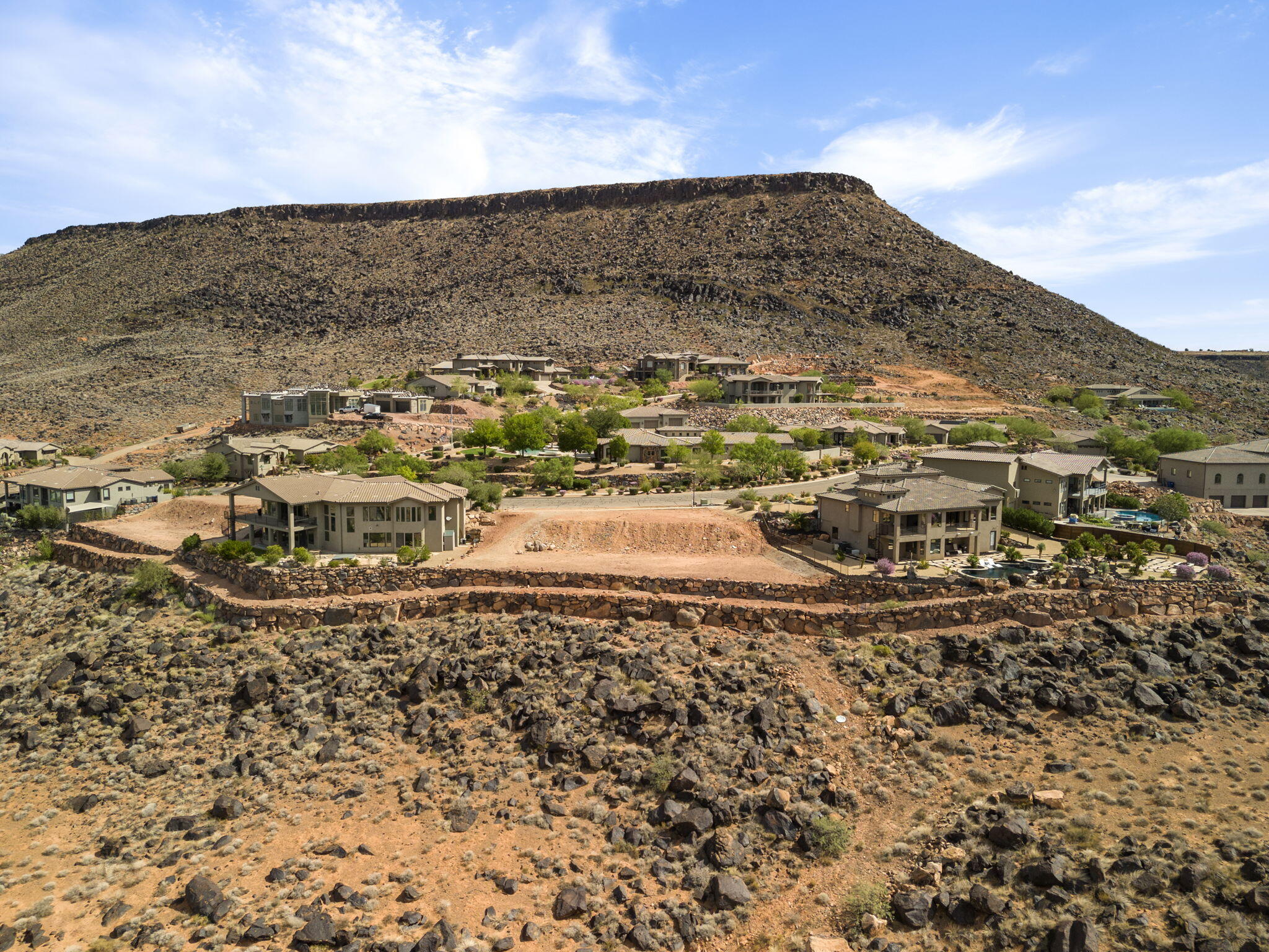 WHISPER RIDGE - Land