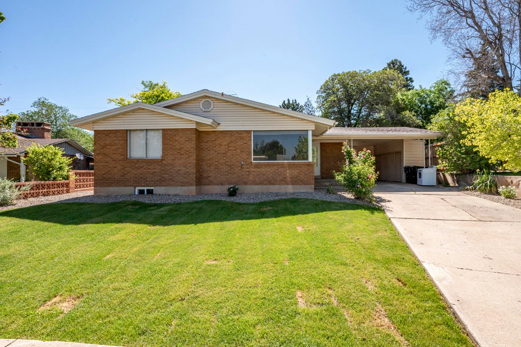 Photo of 437 Circleway DR, Cedar City, UT 84720 (MLS # 26-273550)