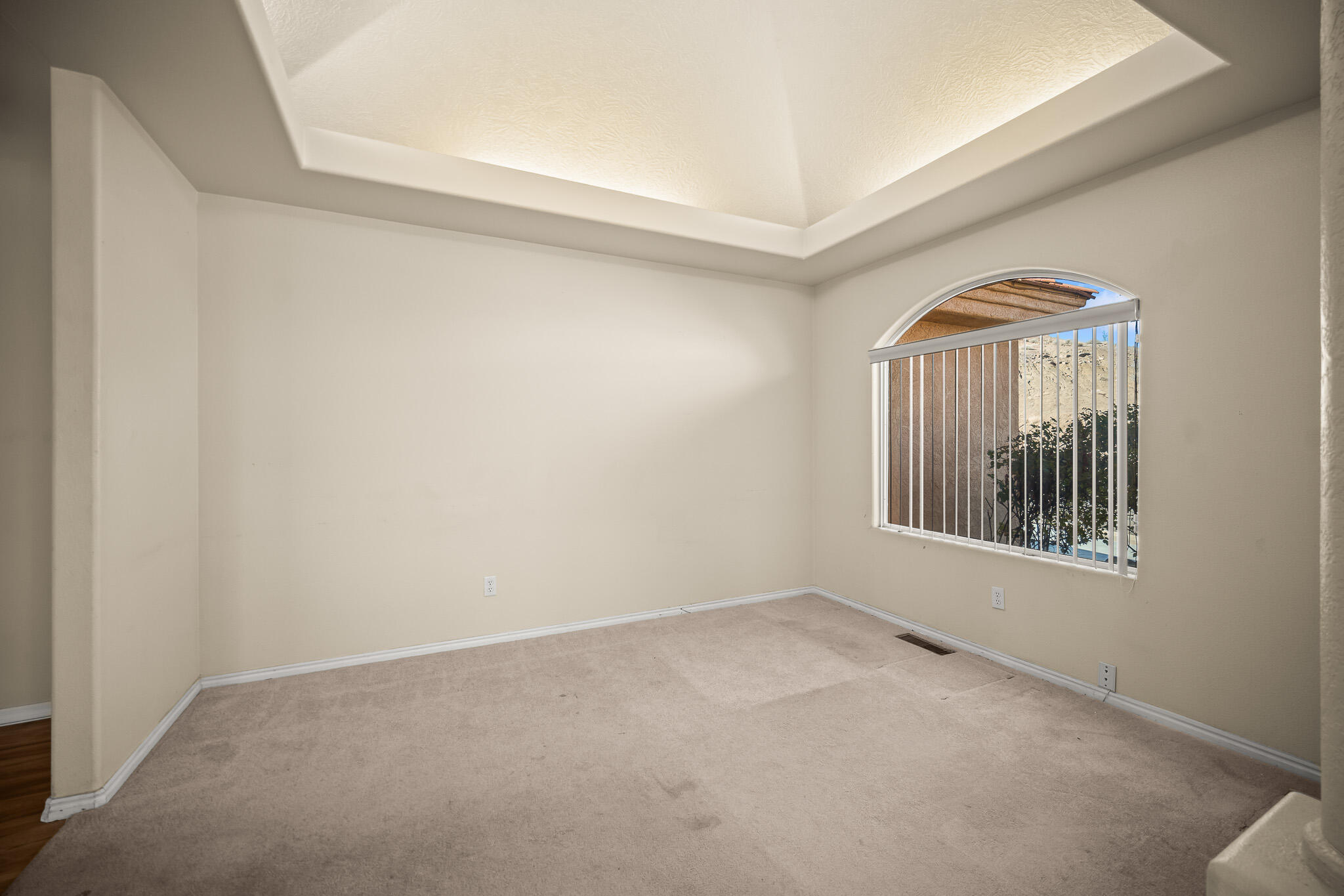 LAVA POINTE EAST - Residential