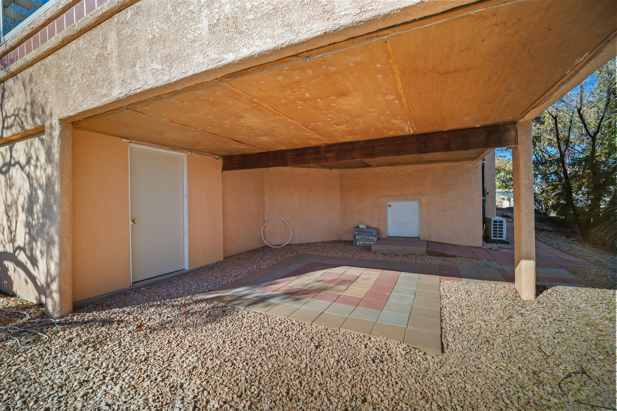 LAVA POINTE EAST - Residential