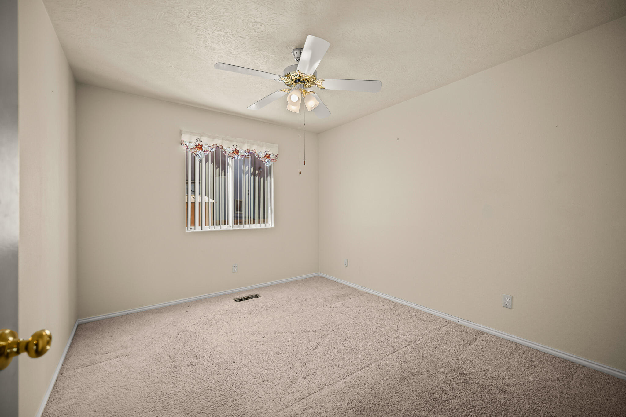 LAVA POINTE EAST - Residential