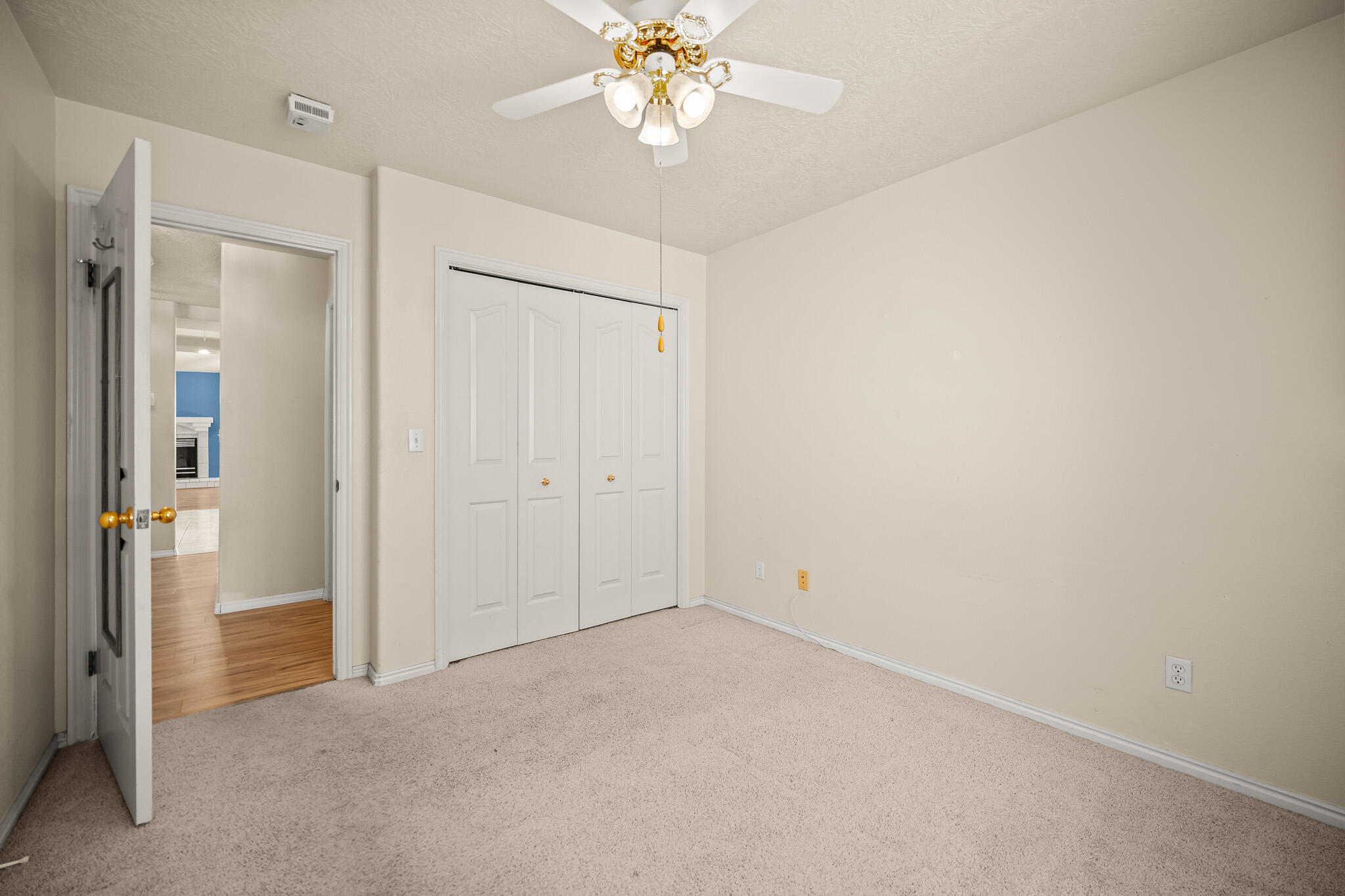 LAVA POINTE EAST - Residential