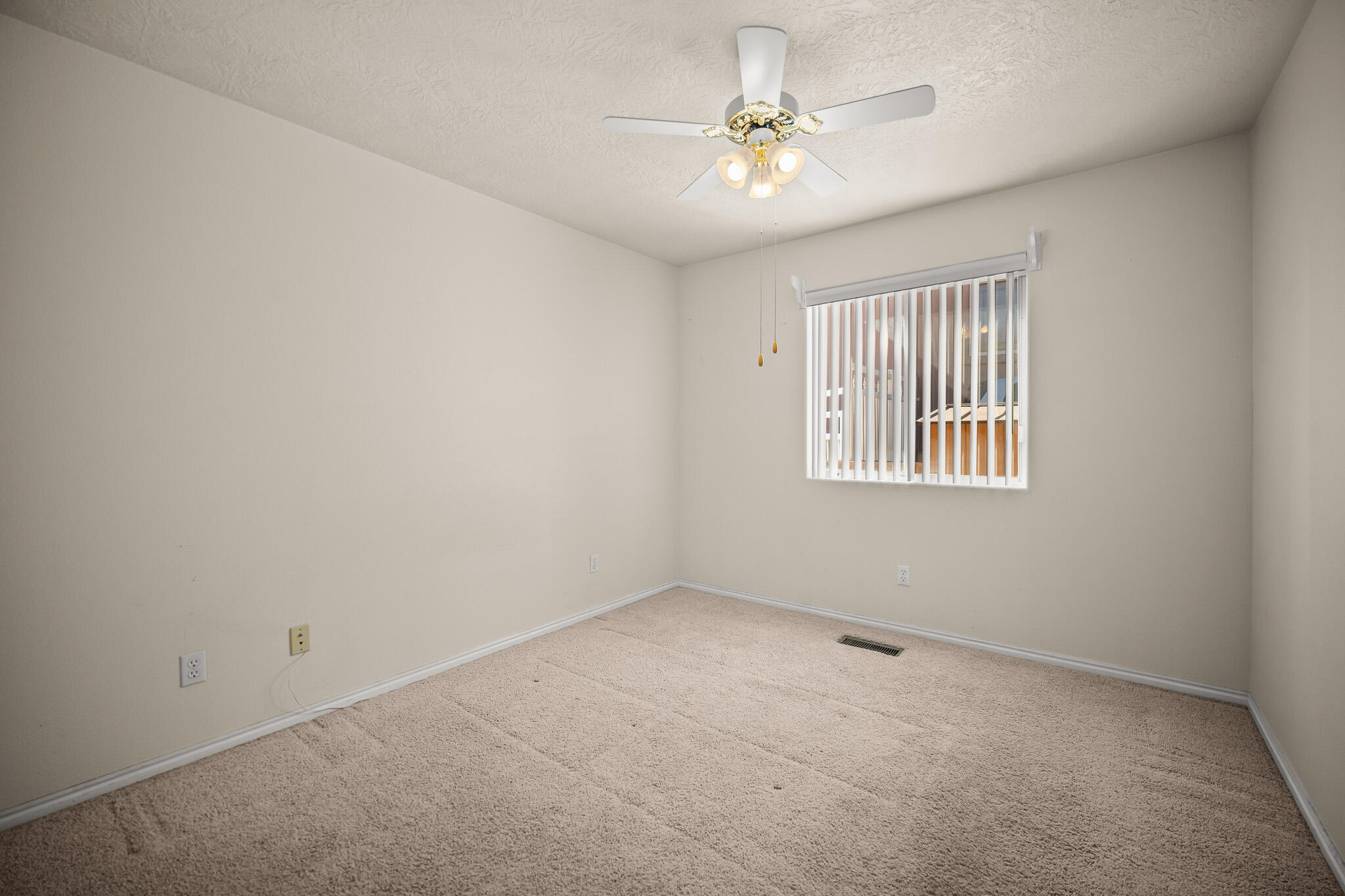 LAVA POINTE EAST - Residential