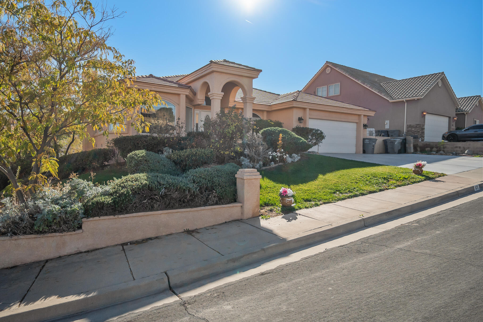 LAVA POINTE EAST - Residential