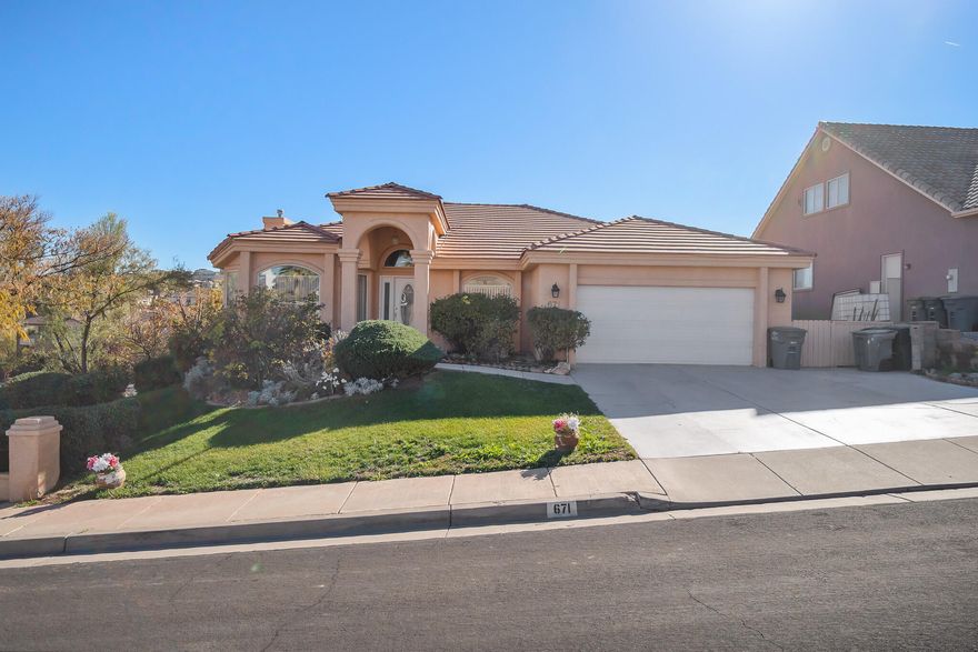 If you're looking for the perfect location, this is it! Very close to the Southgate Golf Course and very convenient access to the I15 freeway. This home sits above the nearby neighborhoods, giving a nice view of the area. Very easy to show!