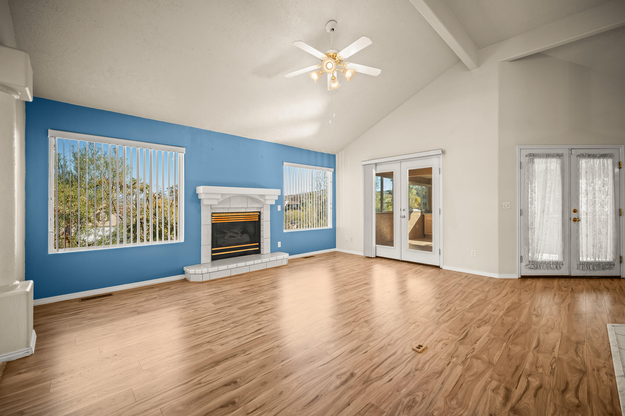 LAVA POINTE EAST - Residential