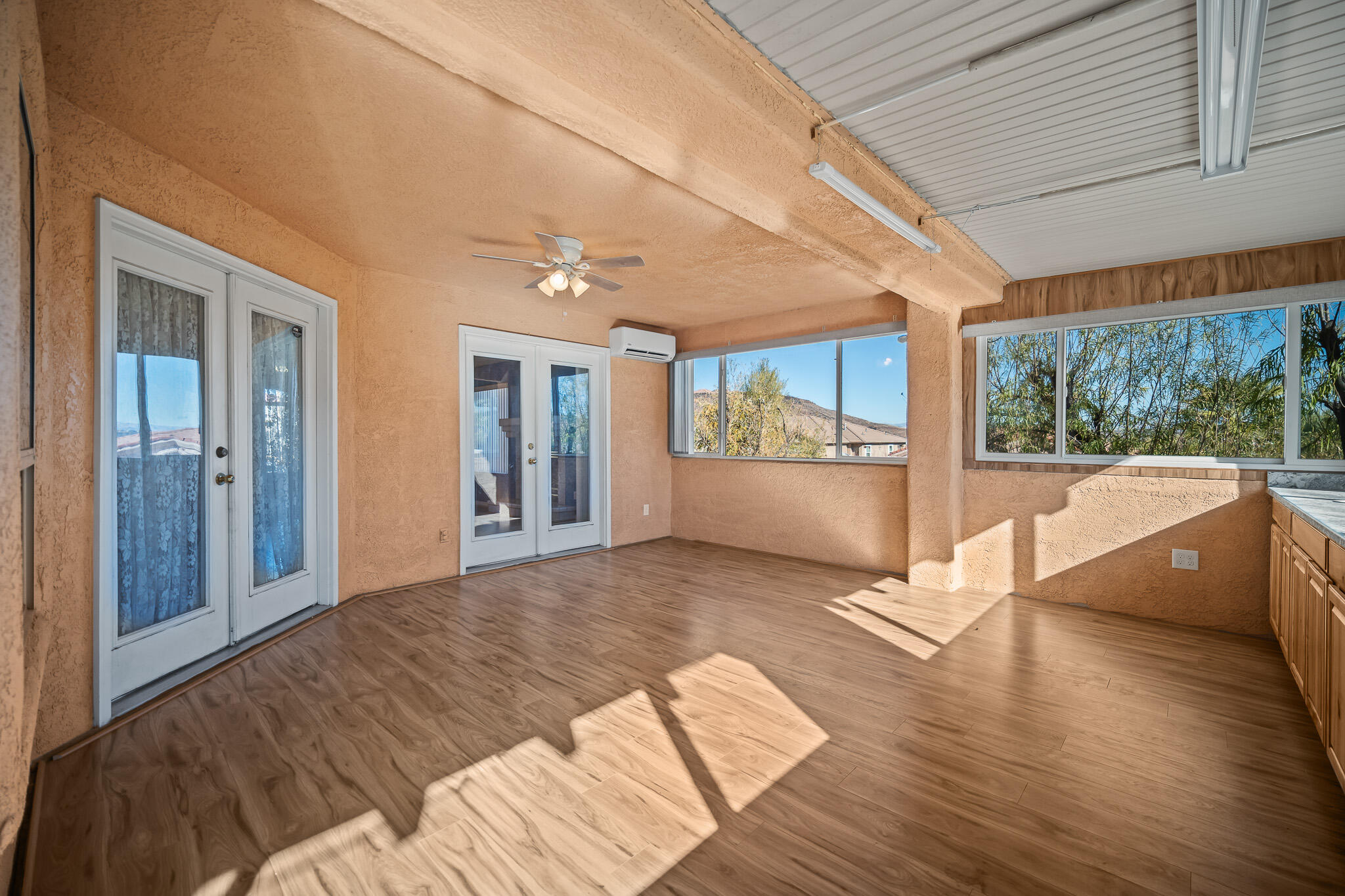 LAVA POINTE EAST - Residential