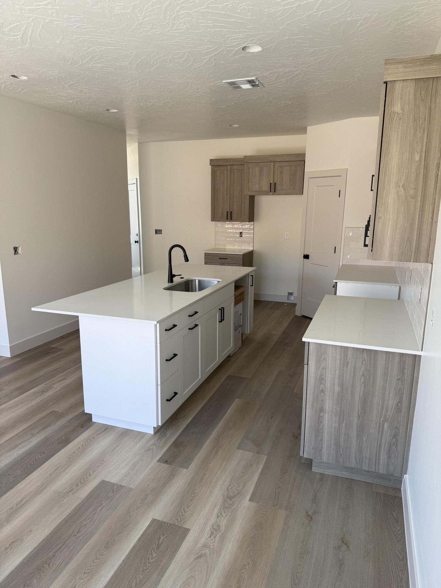 WHITE DOME TOWNHOMES - Residential