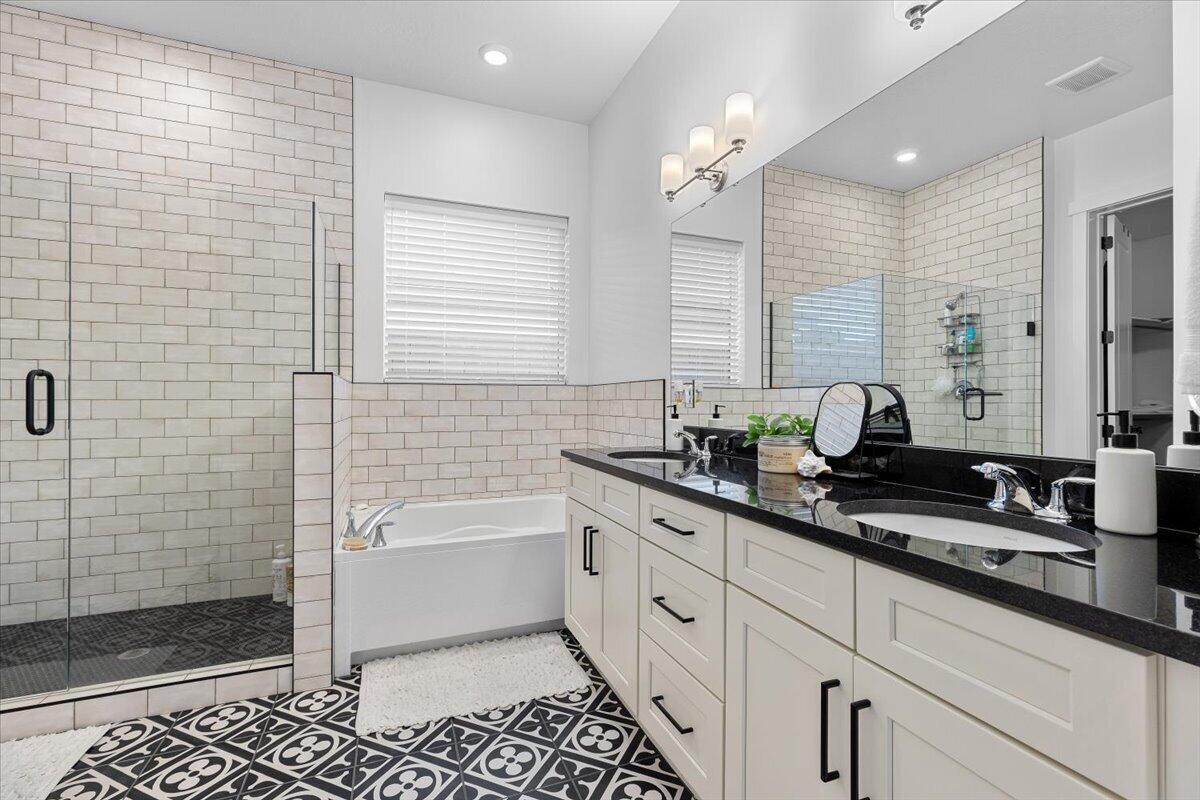 WHITWORTH ESTATES - Residential