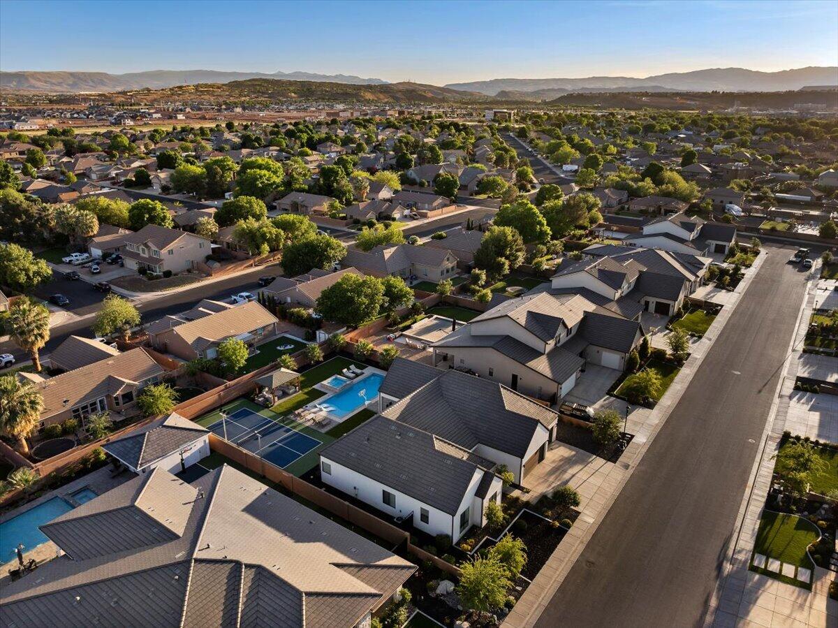 WHITWORTH ESTATES - Residential