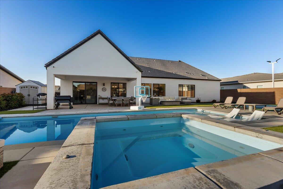 WHITWORTH ESTATES - Residential