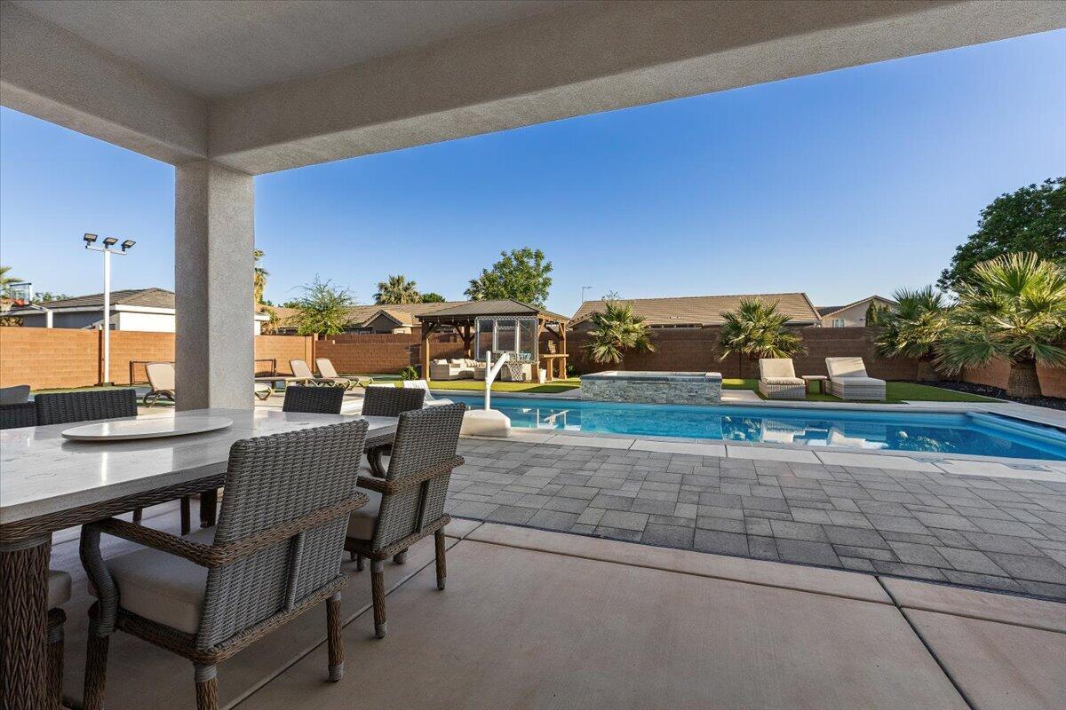 WHITWORTH ESTATES - Residential