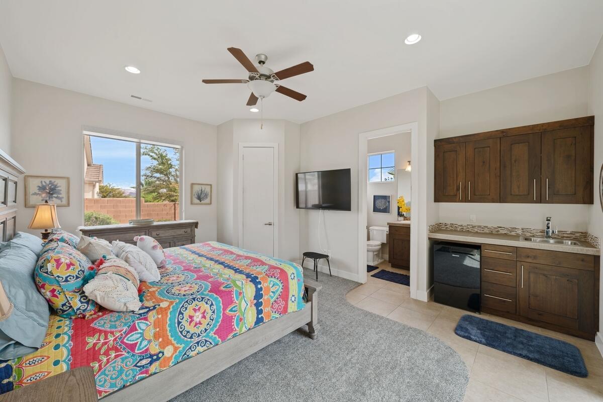 TONAQUINT TERRACE - Residential