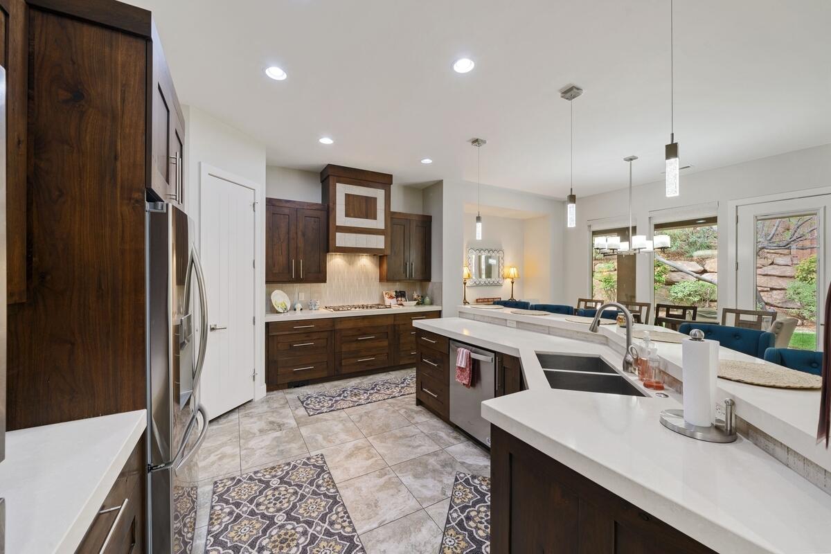 TONAQUINT TERRACE - Residential