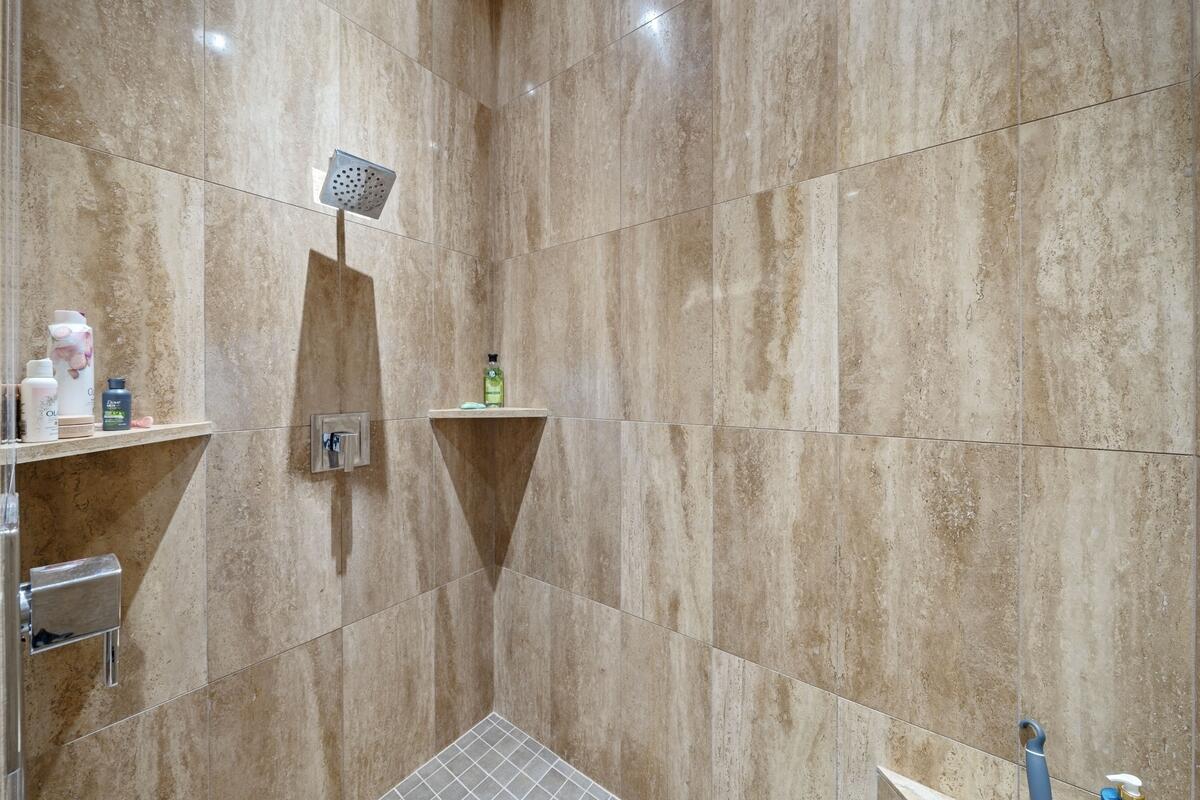 TONAQUINT TERRACE - Residential