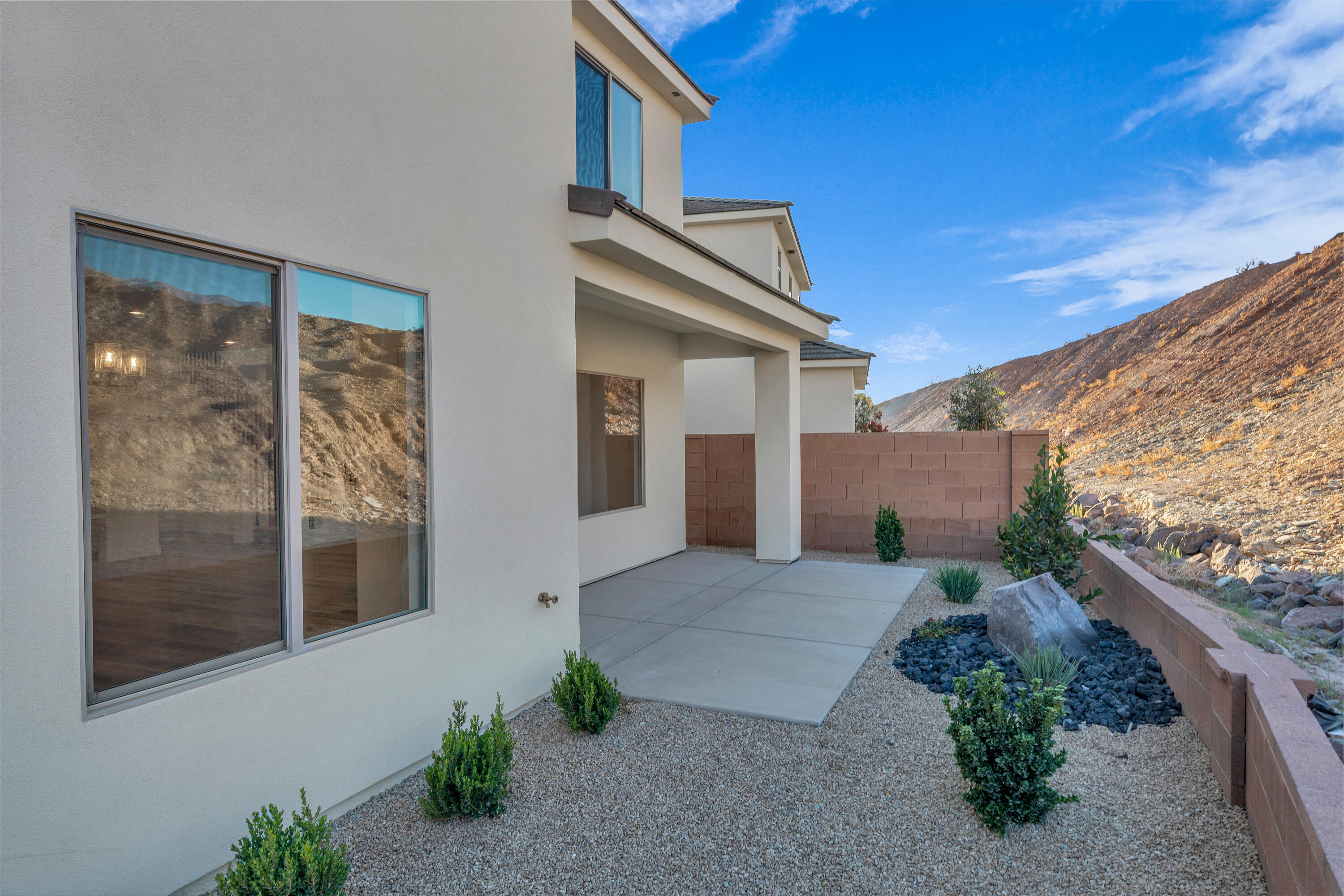 WHITE TRAILS - Residential