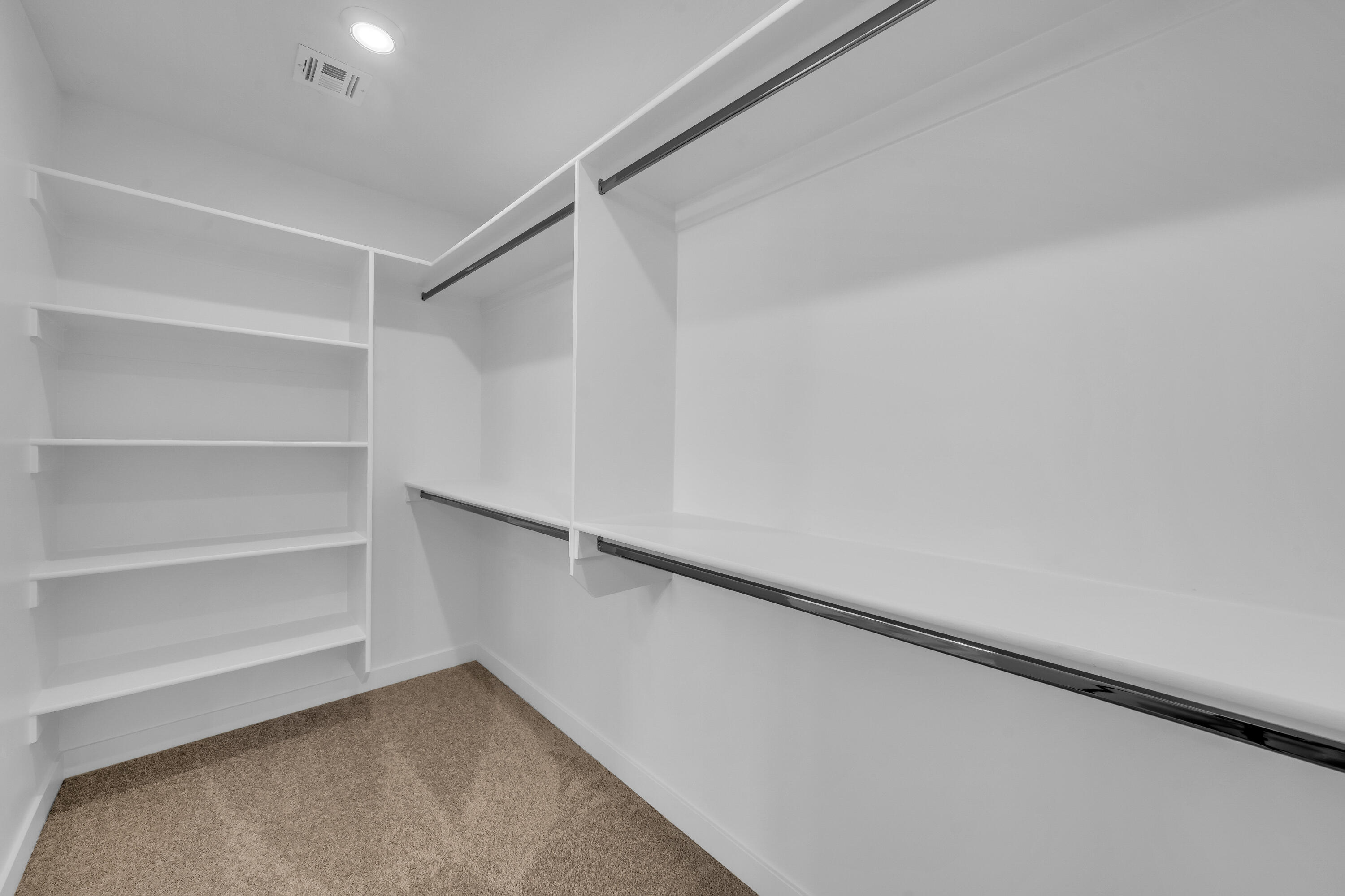 WHITE TRAILS - Residential