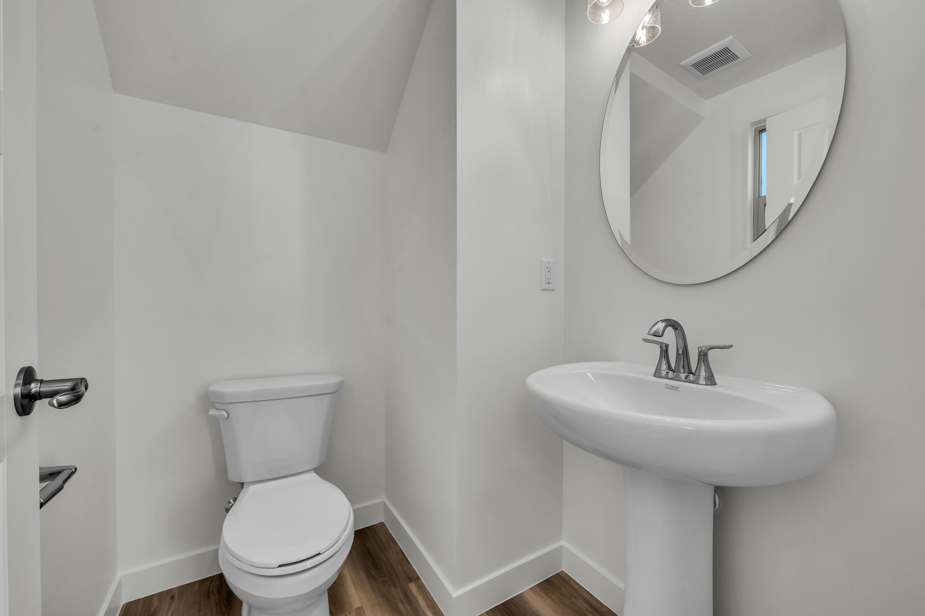 WHITE TRAILS - Residential