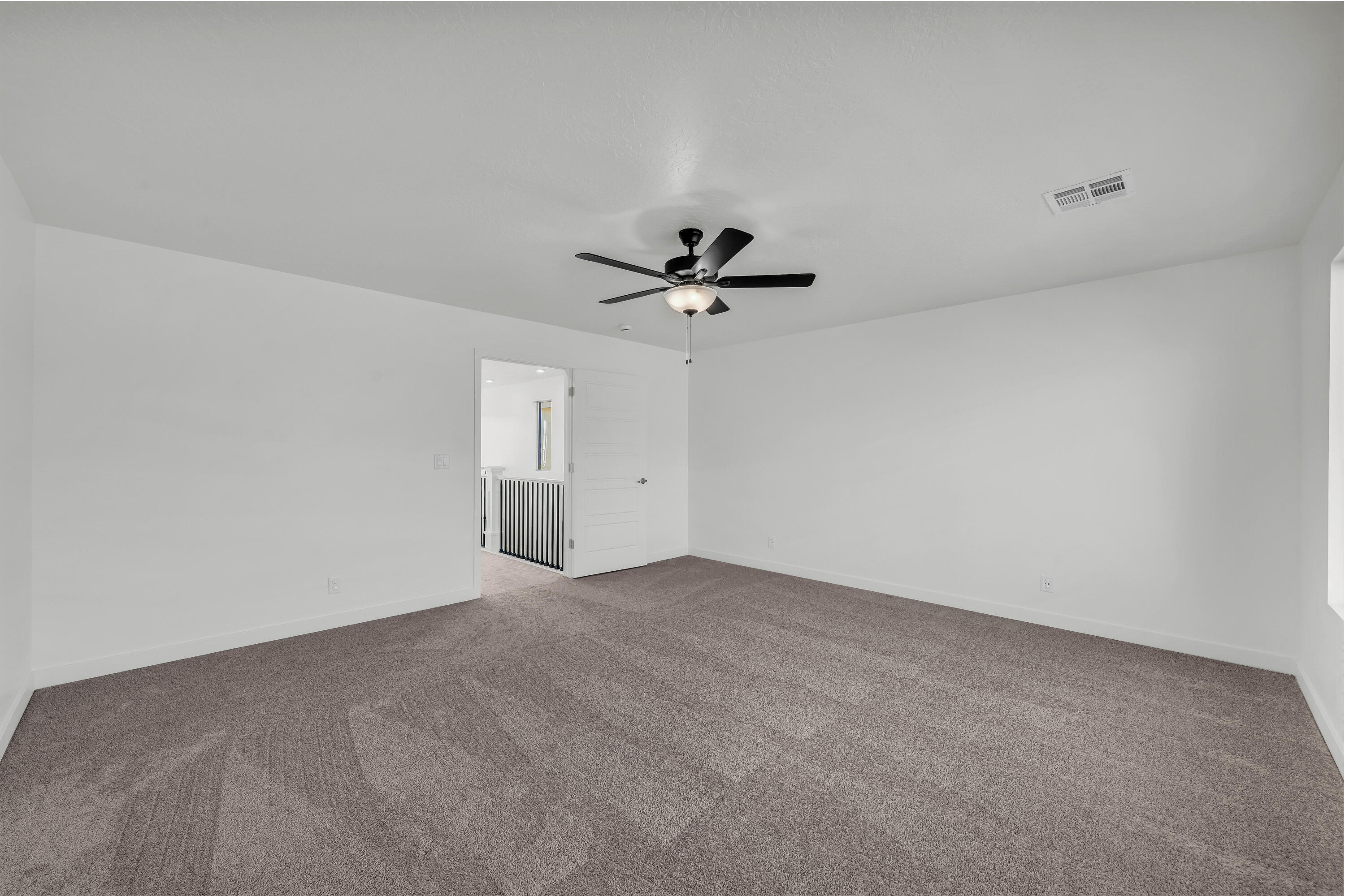 WHITE TRAILS - Residential