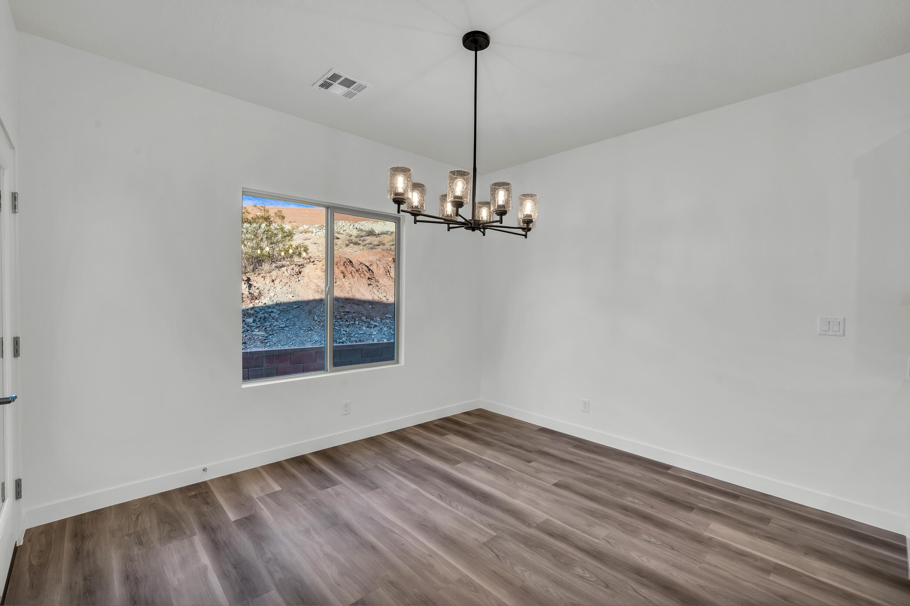 WHITE TRAILS - Residential