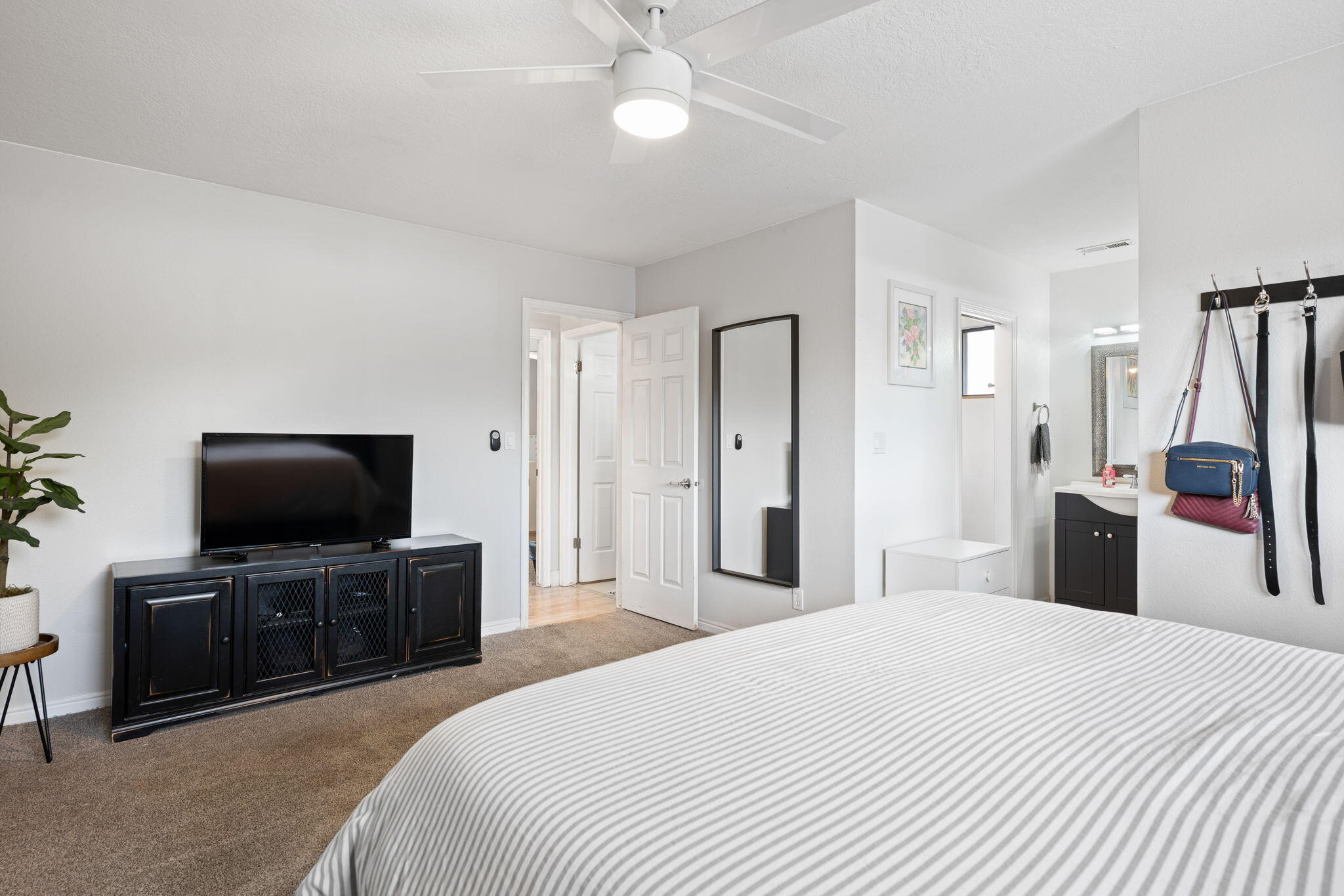 BLOOMINGTON HILLS - Residential