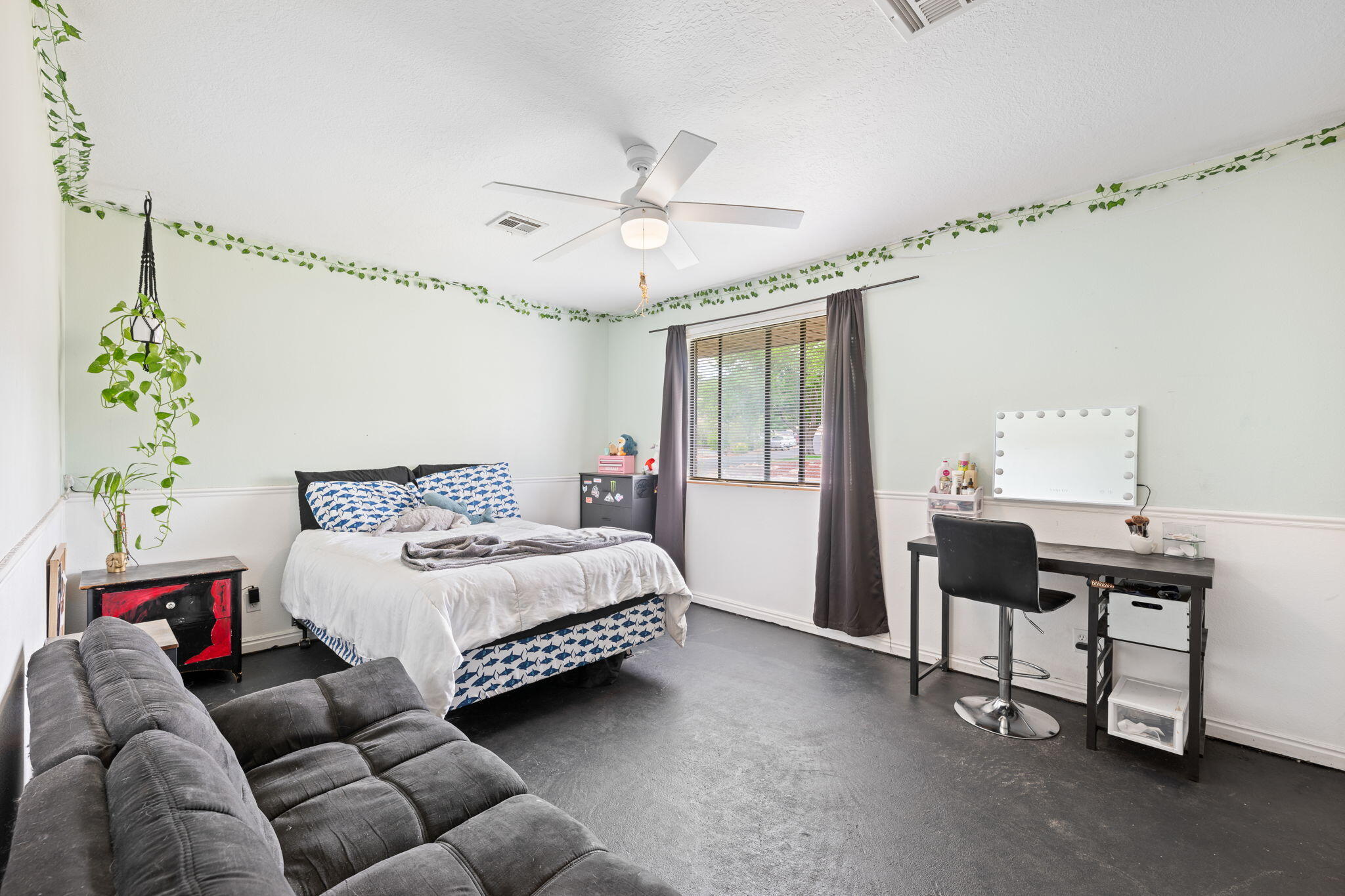 BLOOMINGTON HILLS - Residential