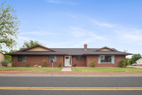 Photo of 885 E Fort Pierce DR, Saint George, UT 84790 (MLS # 25-260553)