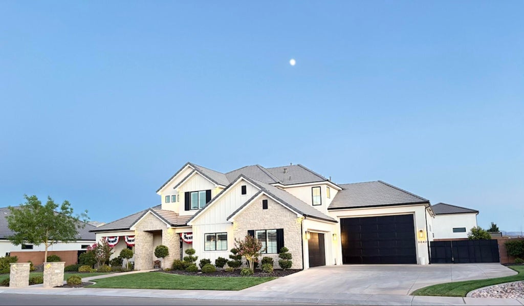 Photo of 3042 E Blue Quartz DR, Saint George, UT 84790 (MLS # 26-273843)