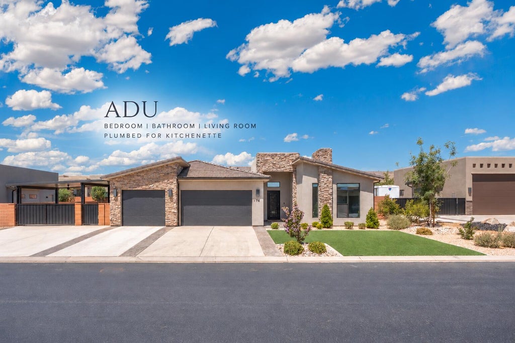 Photo of 174 S 620 W, Ivins, UT 84738 (MLS # 26-277127)