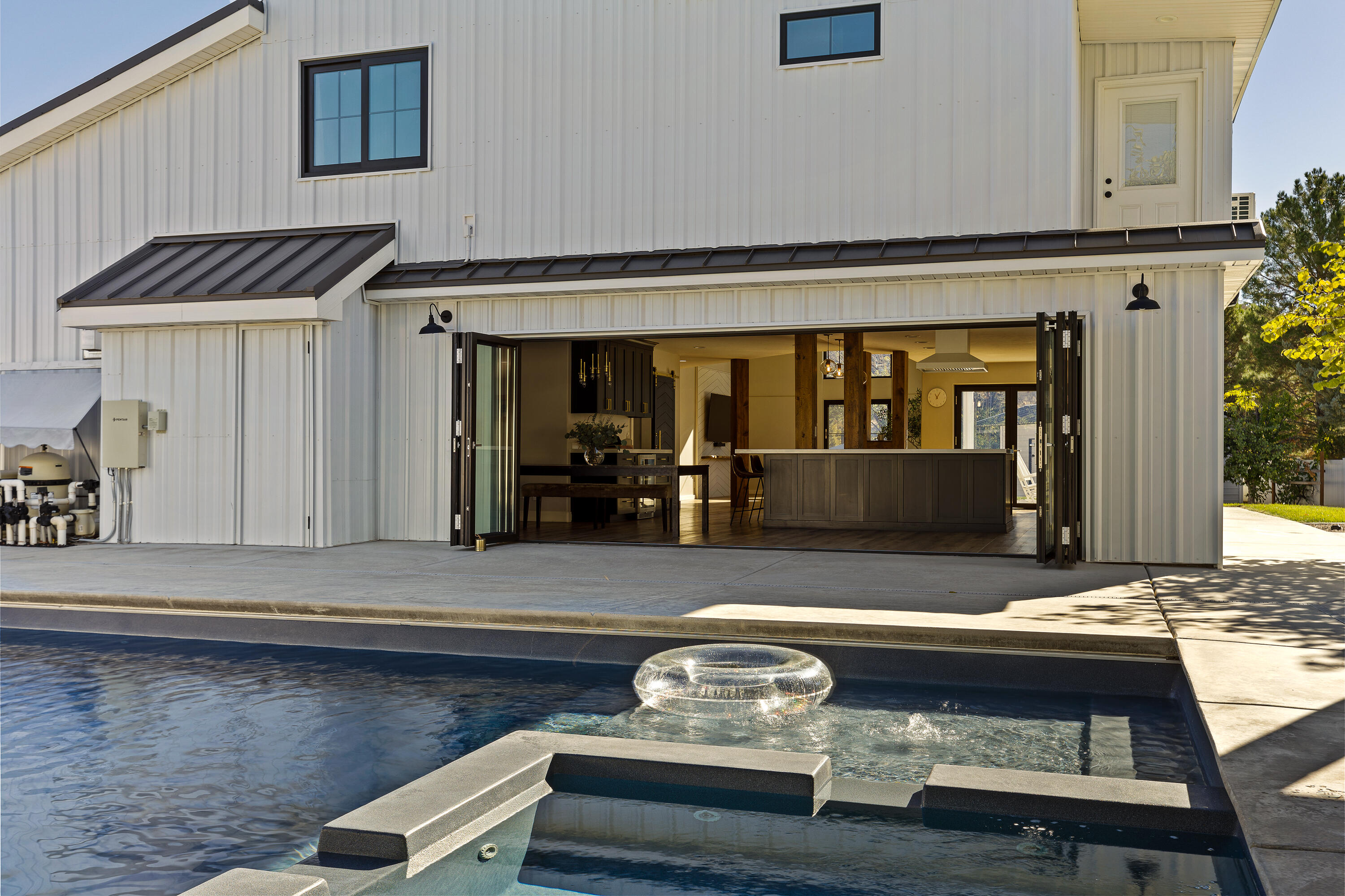 DIAMOND VALLEY ACRES - Residential