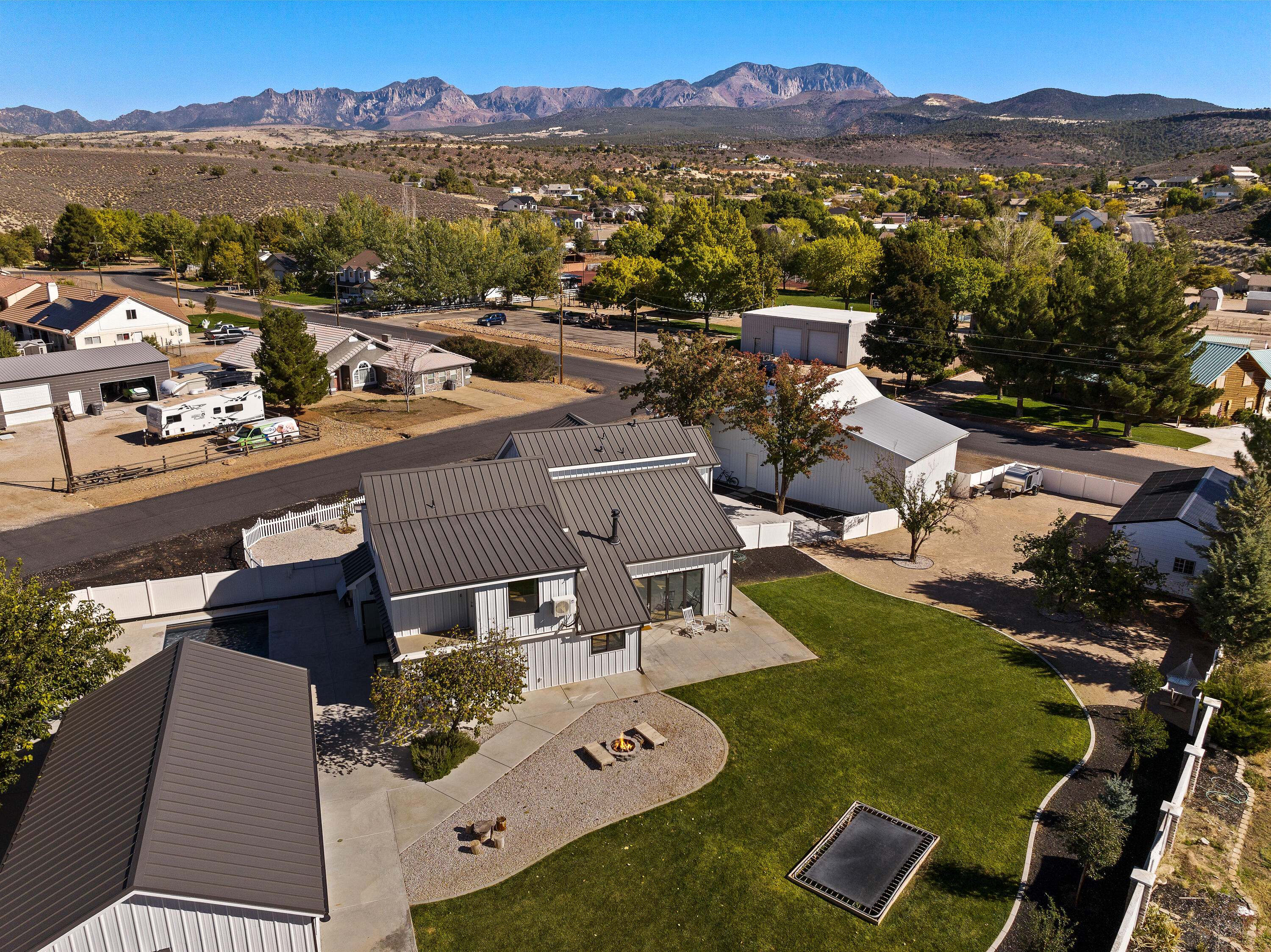 DIAMOND VALLEY ACRES - Residential