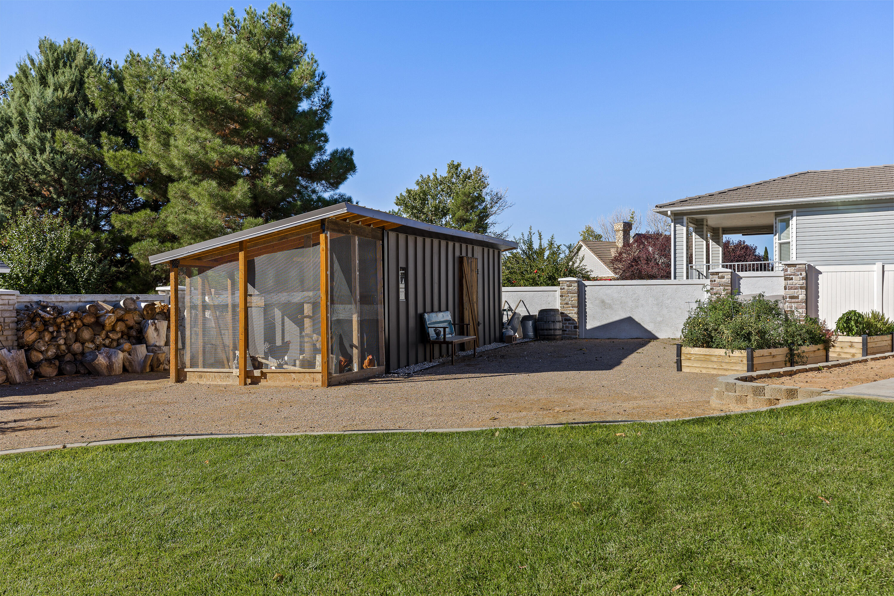 DIAMOND VALLEY ACRES - Residential