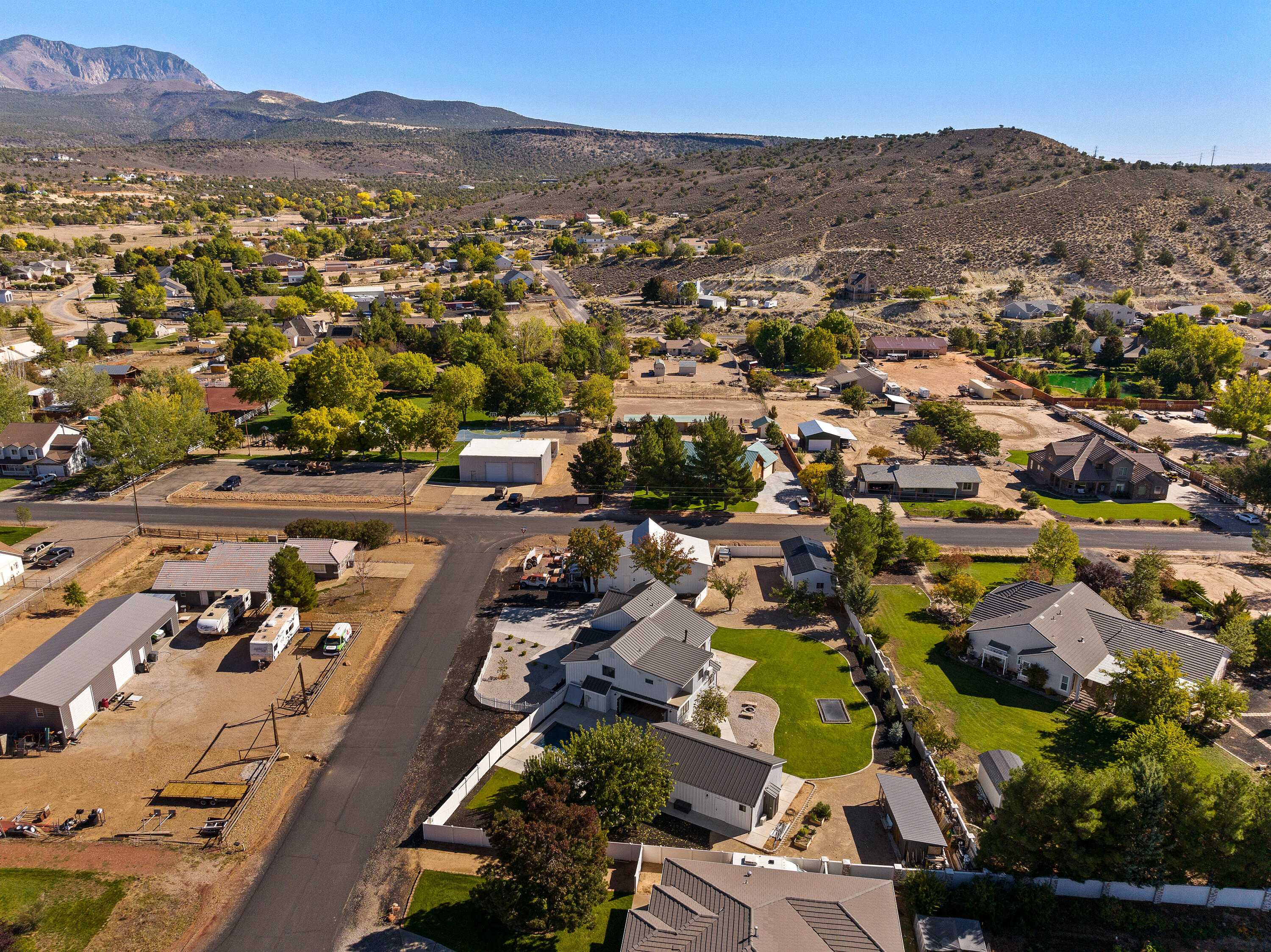 DIAMOND VALLEY ACRES - Residential