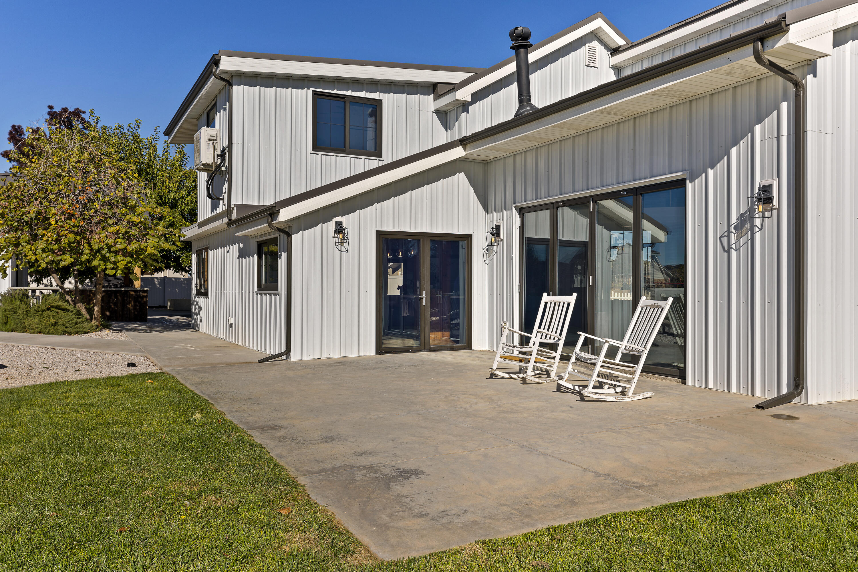 DIAMOND VALLEY ACRES - Residential