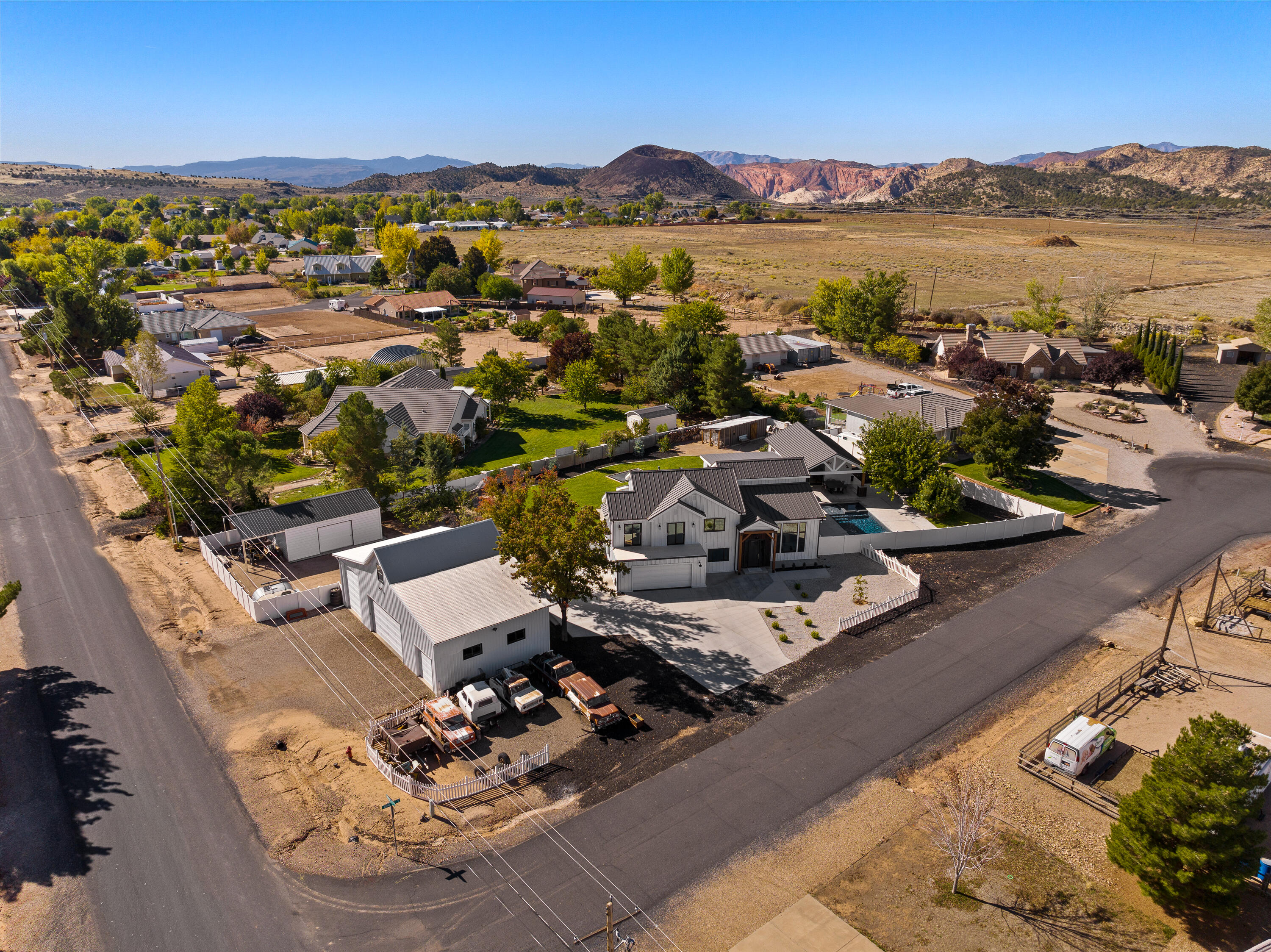 DIAMOND VALLEY ACRES - Residential