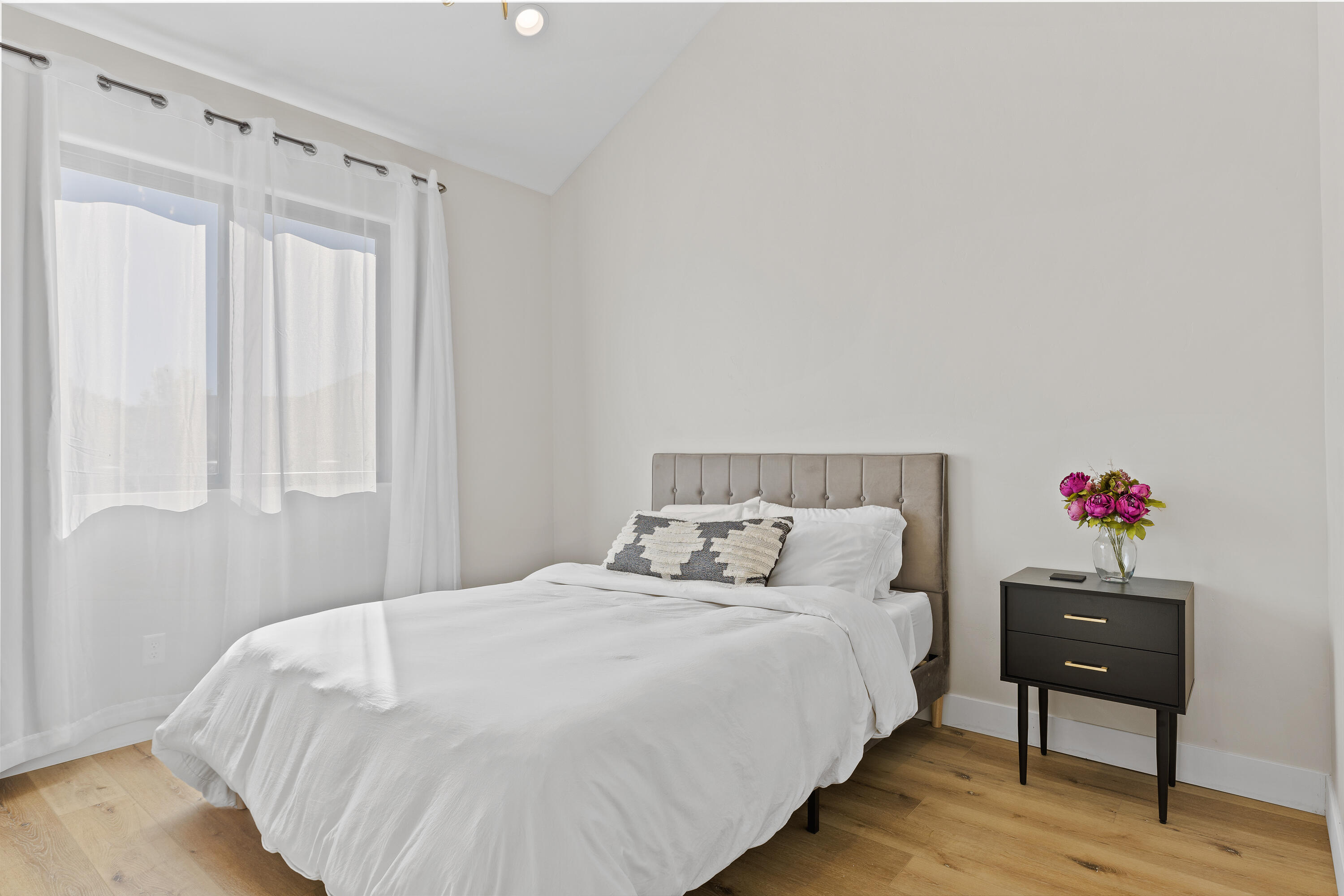 DIAMOND VALLEY ACRES - Residential