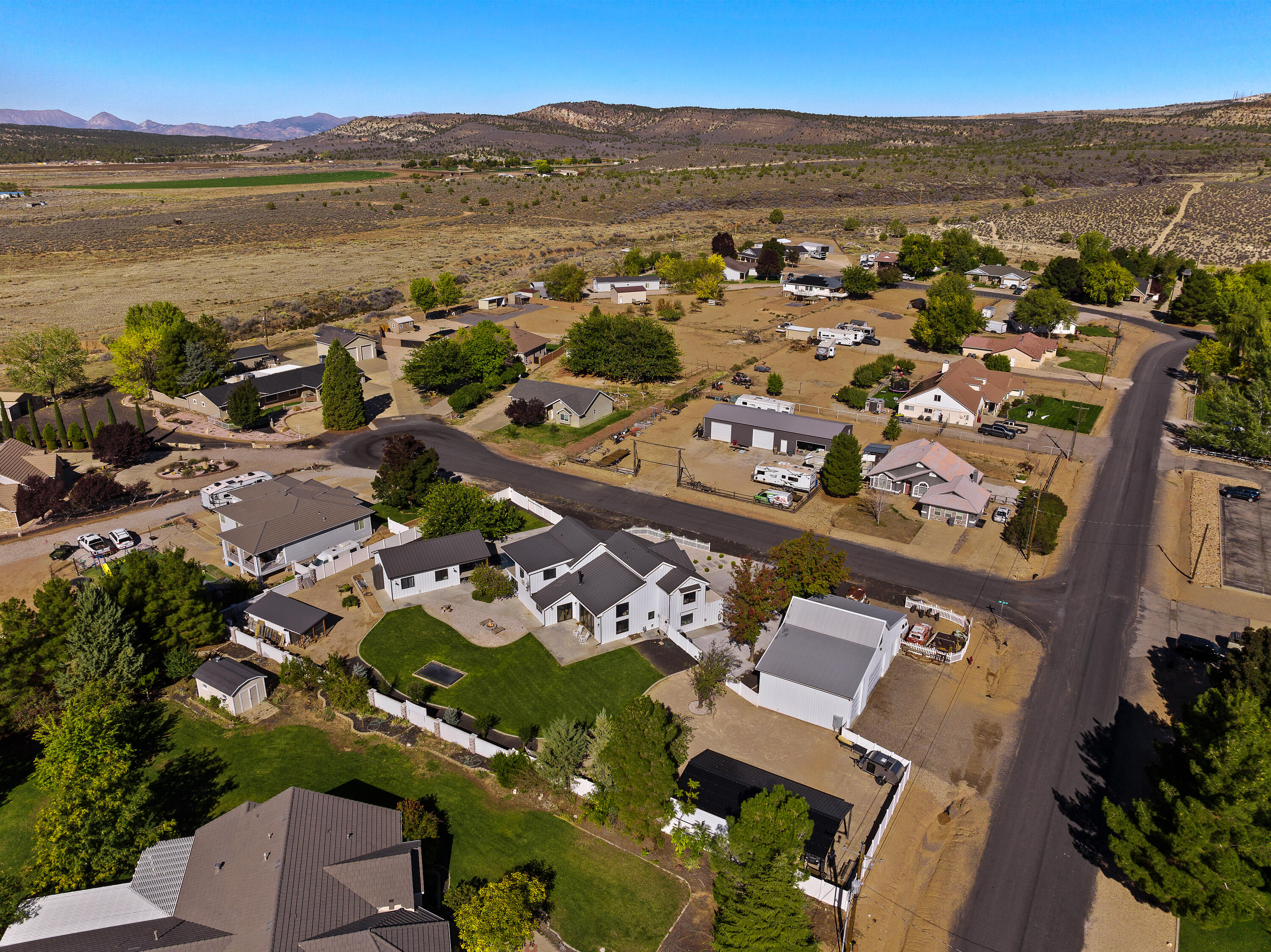 DIAMOND VALLEY ACRES - Residential