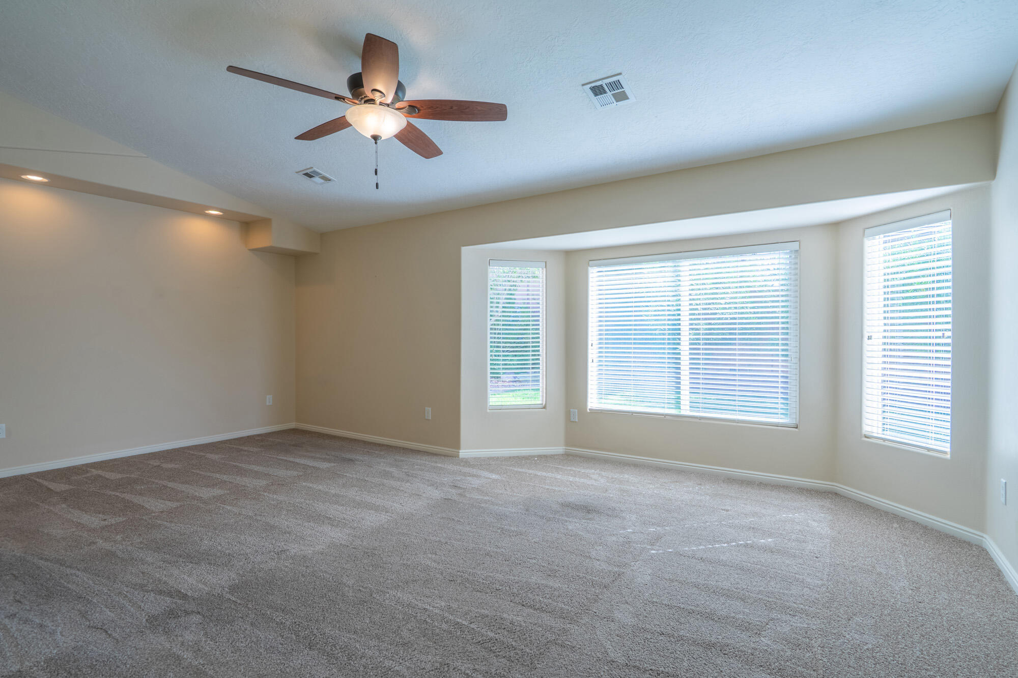 SILVERCREEK TOWNHOMES - Residential