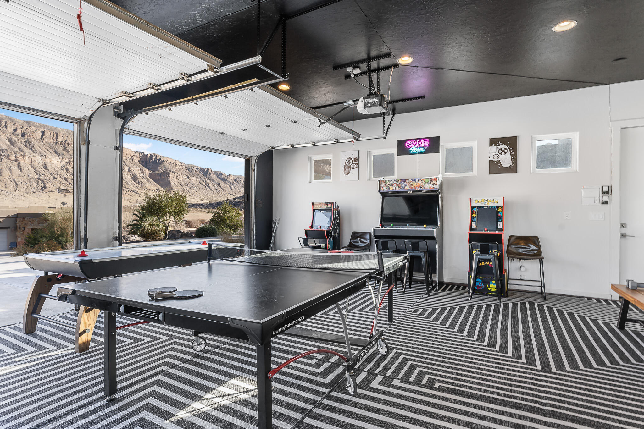 ADOBE HILLS - Residential