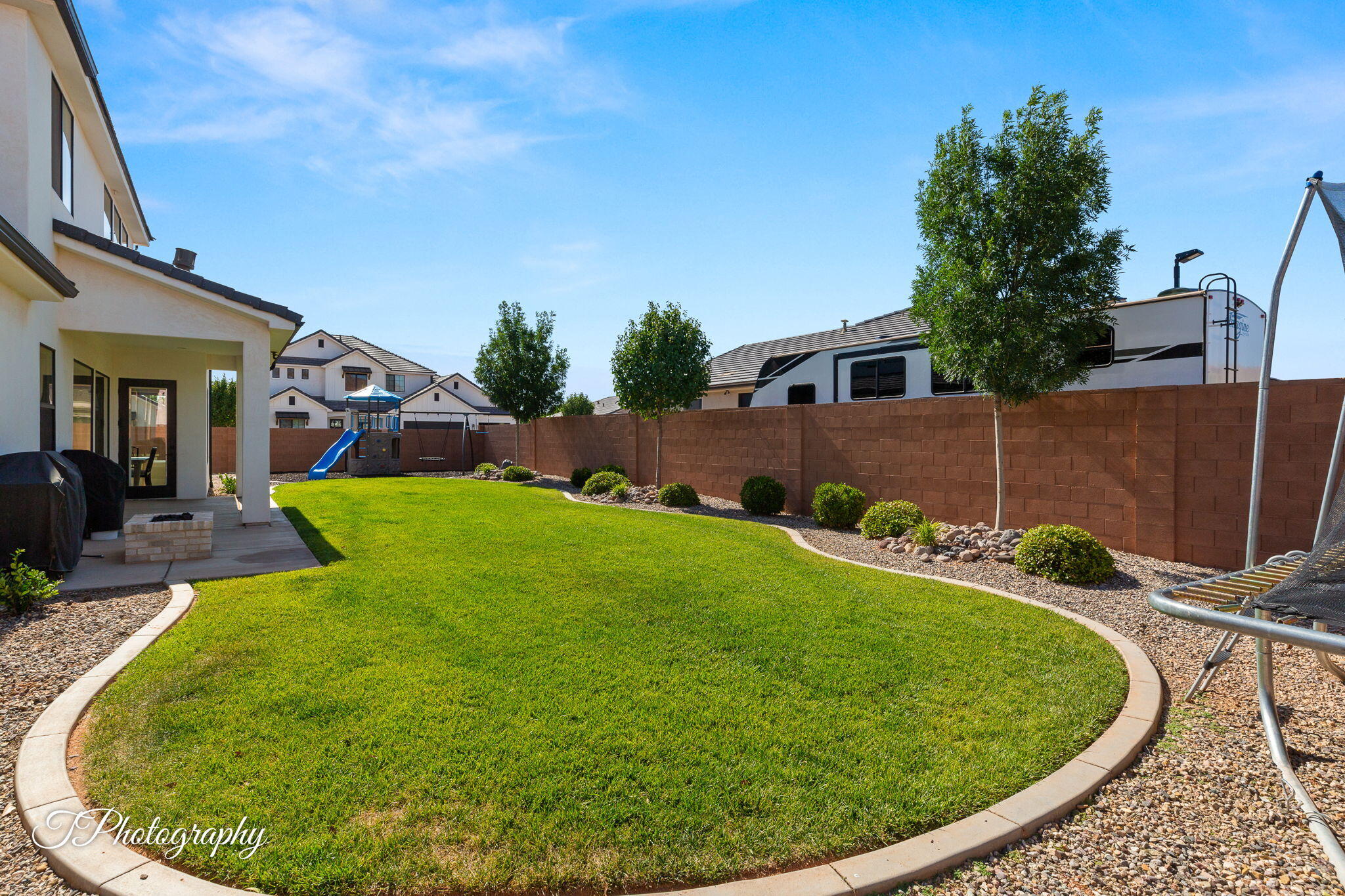 CRIMSON FIELDS - Residential